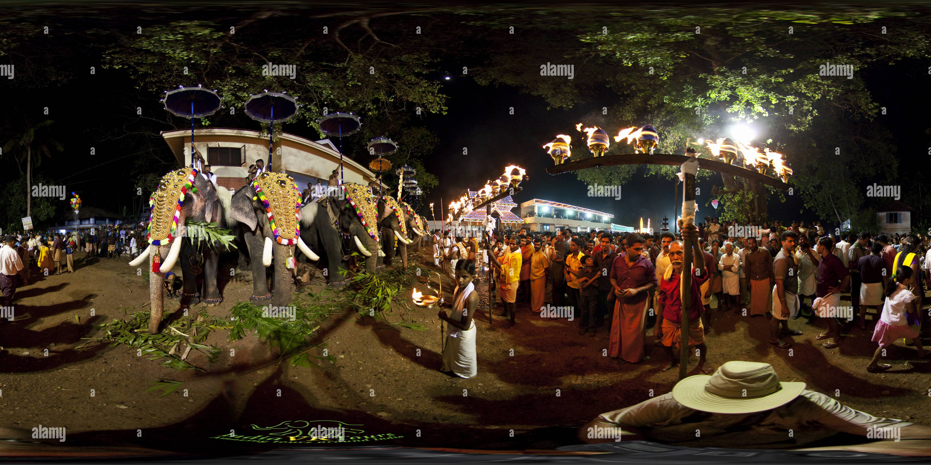 Vue panoramique à 360° de Arattupuzha Pooram