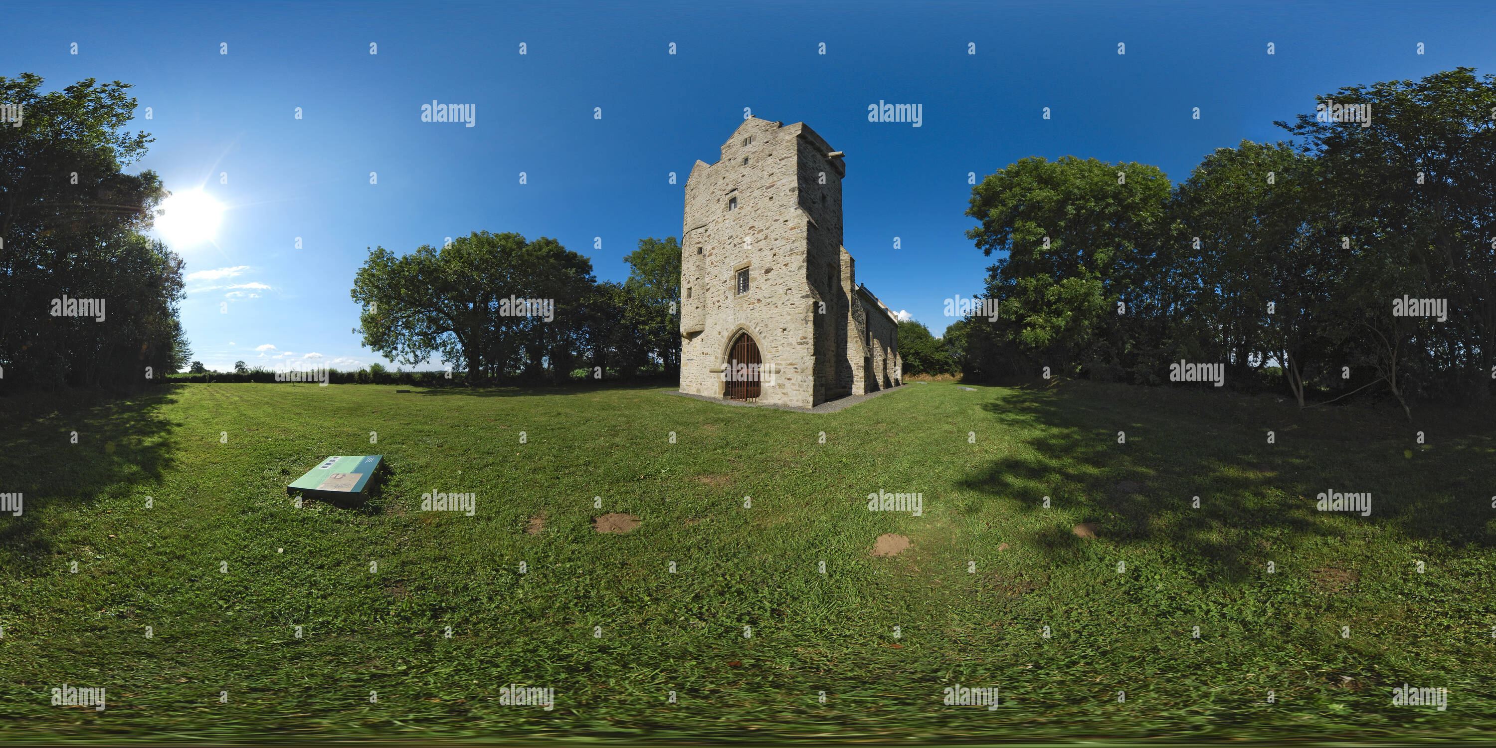 Vue panoramique à 360° de L'ermitage Saint-Gerbold est l'un des derniers bâtis existant encore en France