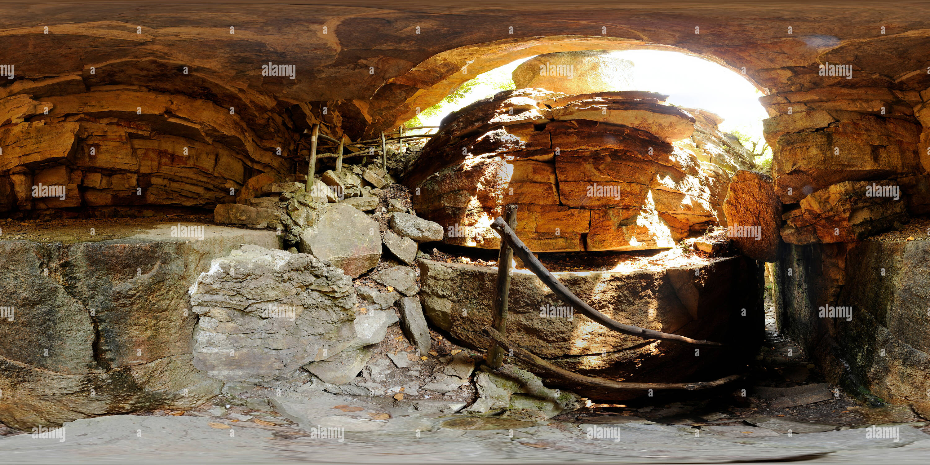 Vue panoramique à 360° de La grotte de glace