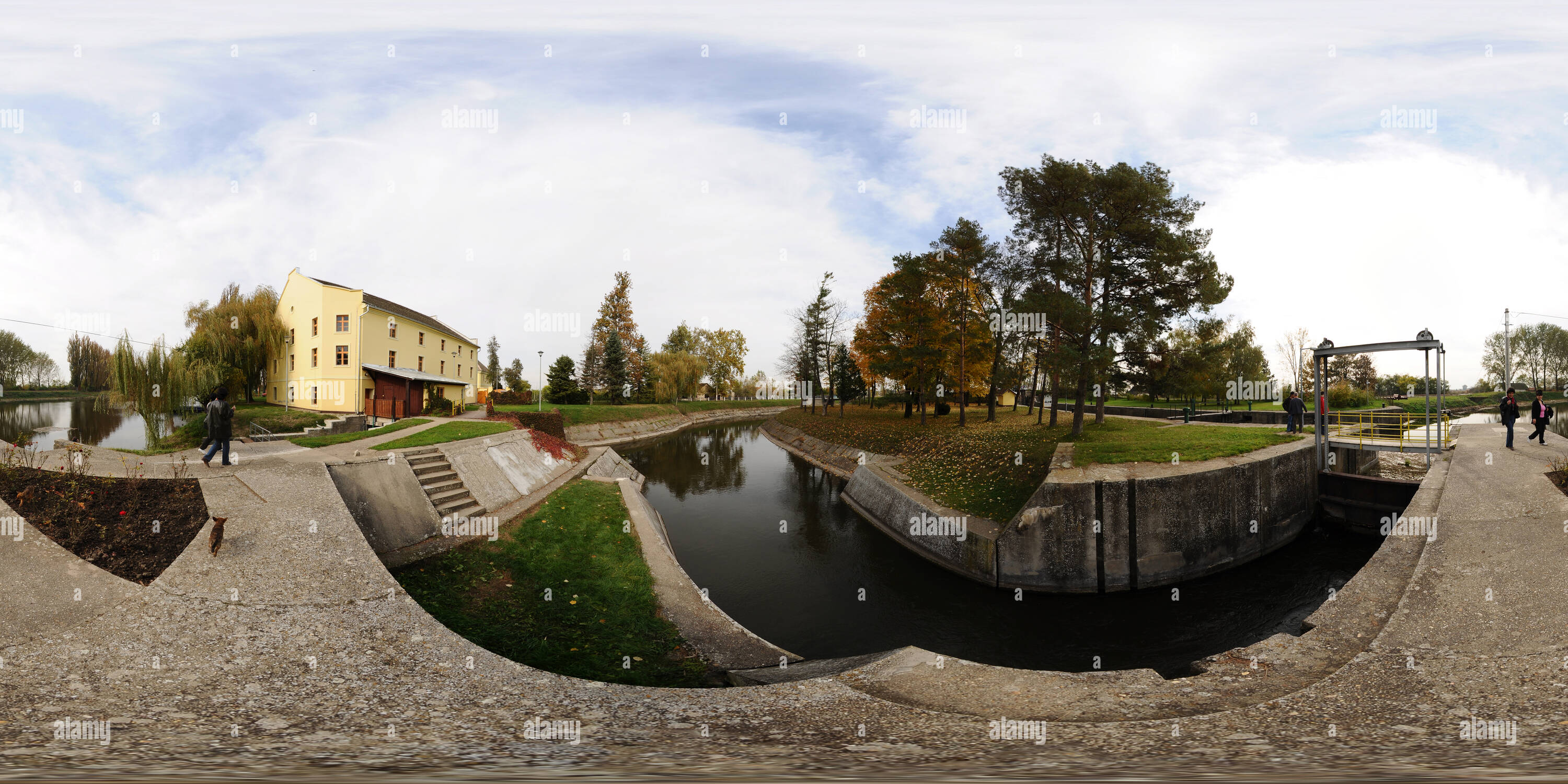 Vue panoramique à 360° de Mali Stapar de blocage et d'Écluse, l'ancien moulin