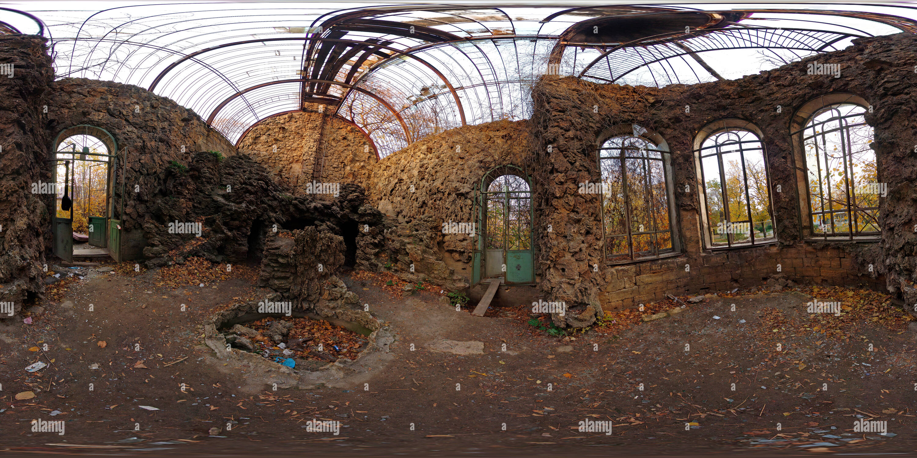 Vue panoramique à 360° de Serre en sanatorium abandonné Chkalov, Odessa