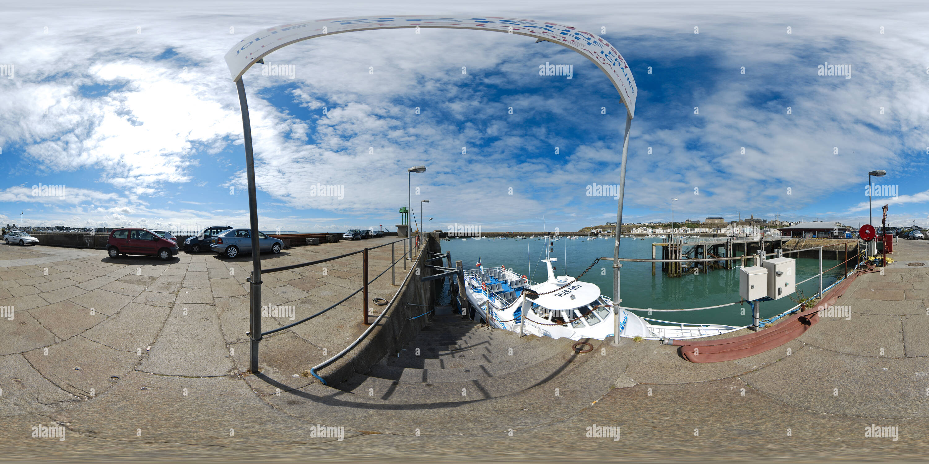 Vue panoramique à 360° de Embarcadère pour les îles Chausey à Granville - France