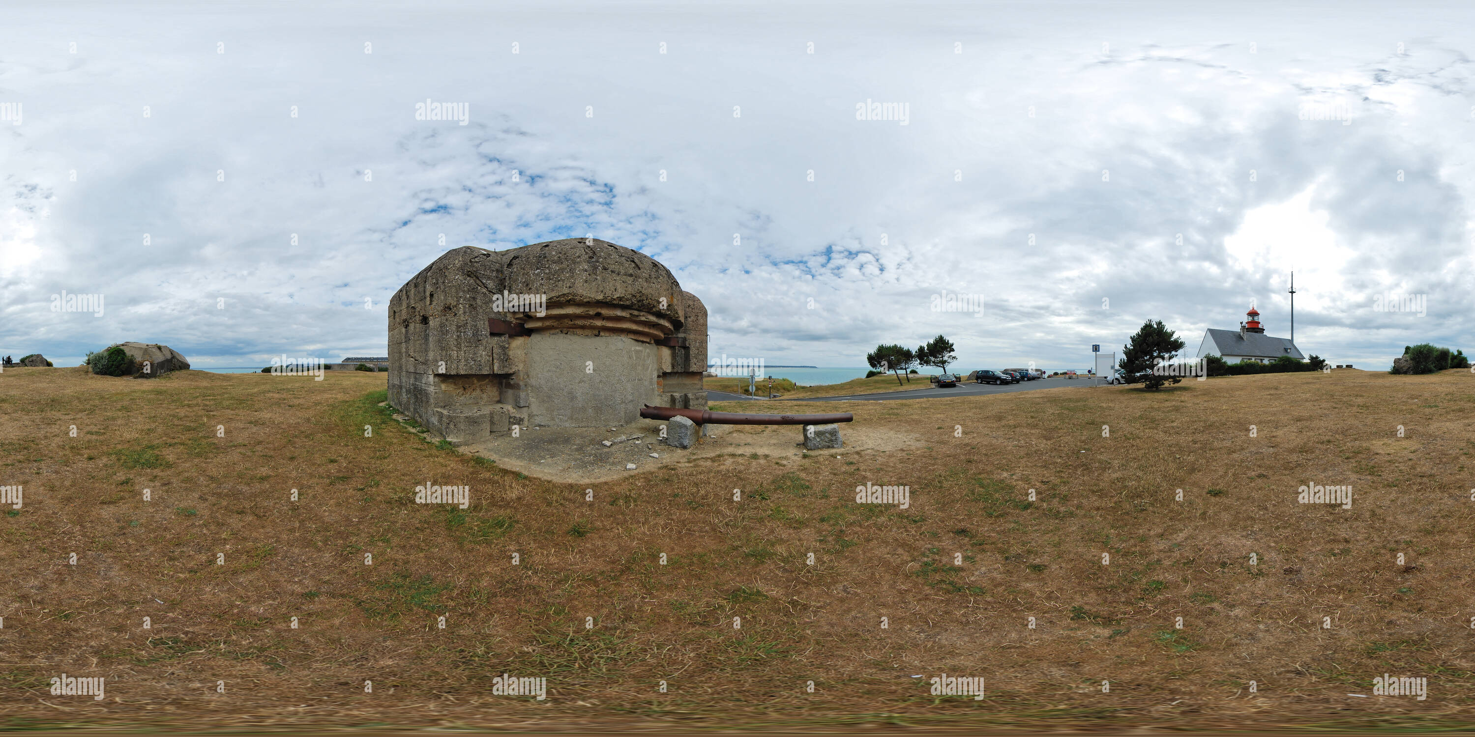 Vue panoramique à 360° de Blockhaus et canon de la pointe du Roc de Granville - France