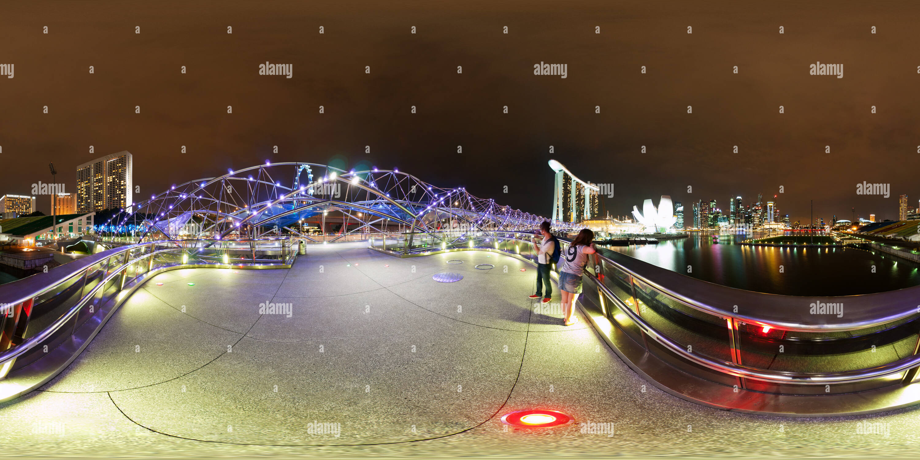 Vue panoramique à 360° de Vue de nuit de l'Helix Bridge, Singapour