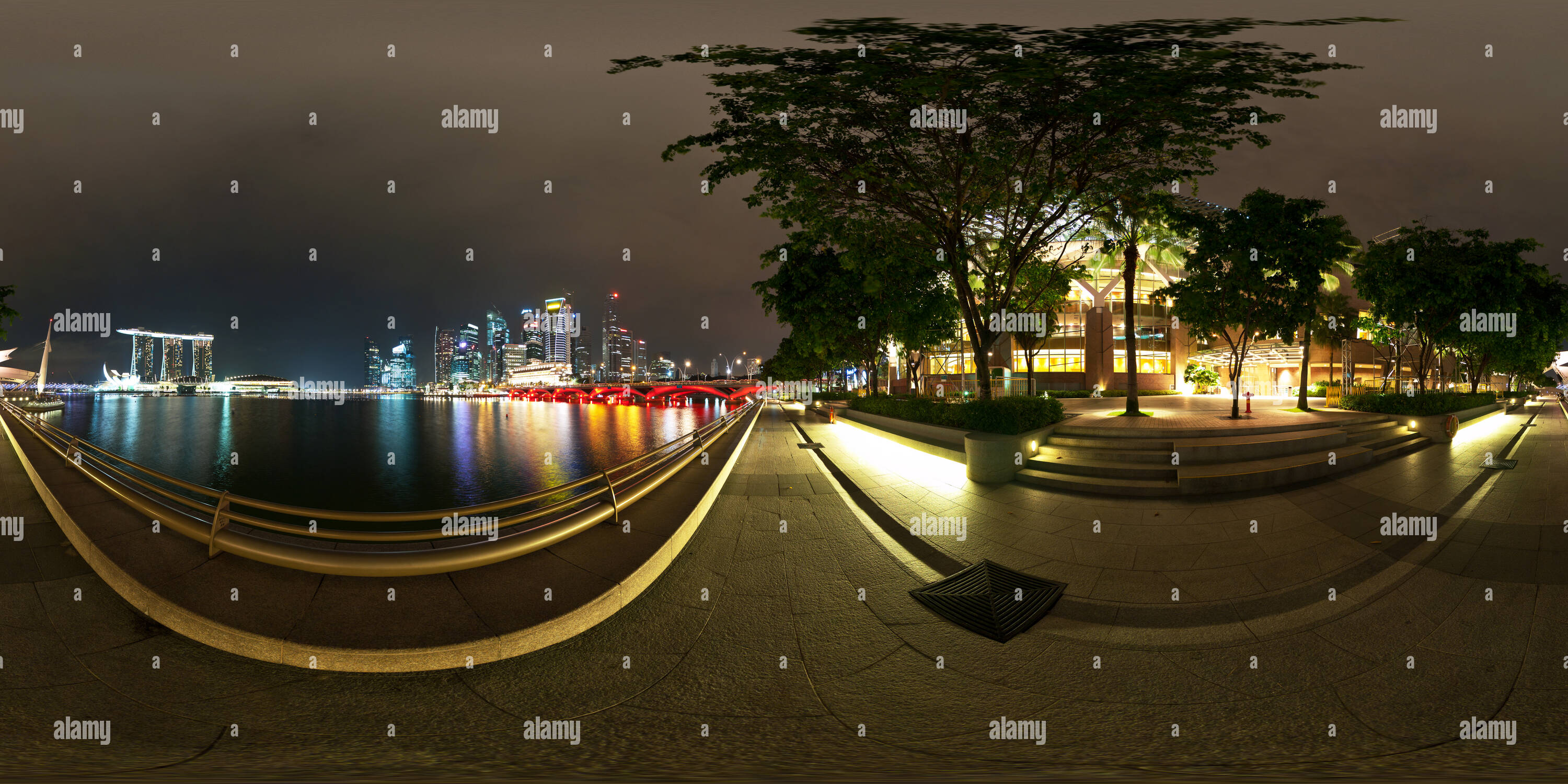 Vue panoramique à 360° de Esplanade de nuit, à Singapour