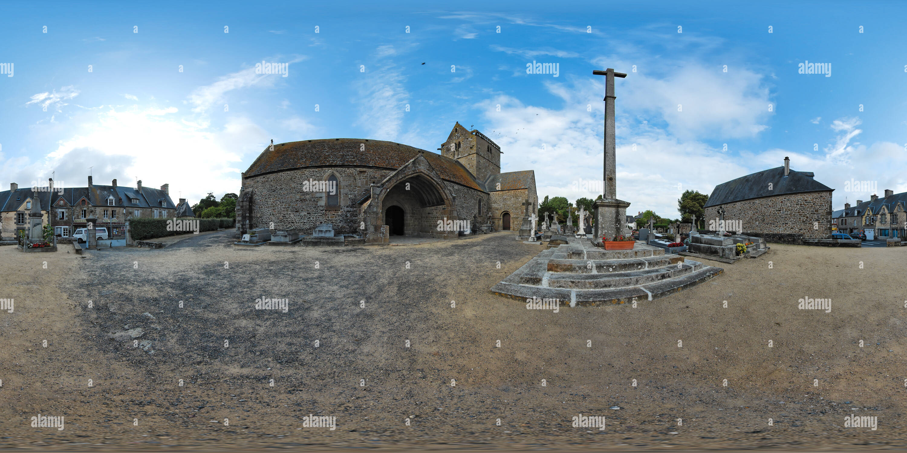 Vue panoramique à 360° de Église de genêts et son calvaire - France