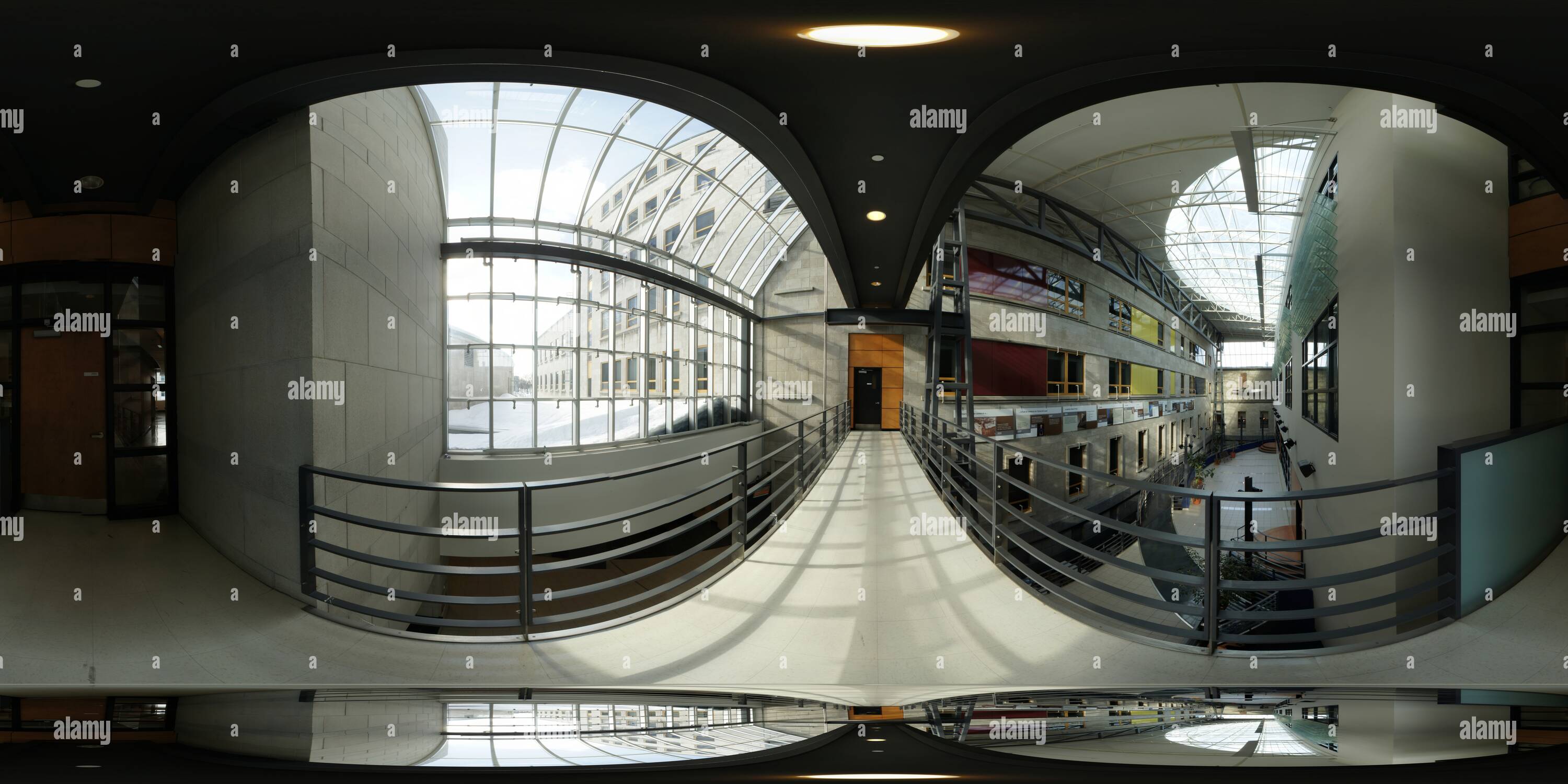 Vue panoramique à 360° de Passerelle de l'atrium du Pavillon Palasis-Prince de l'Université Laval, Québec, Canada