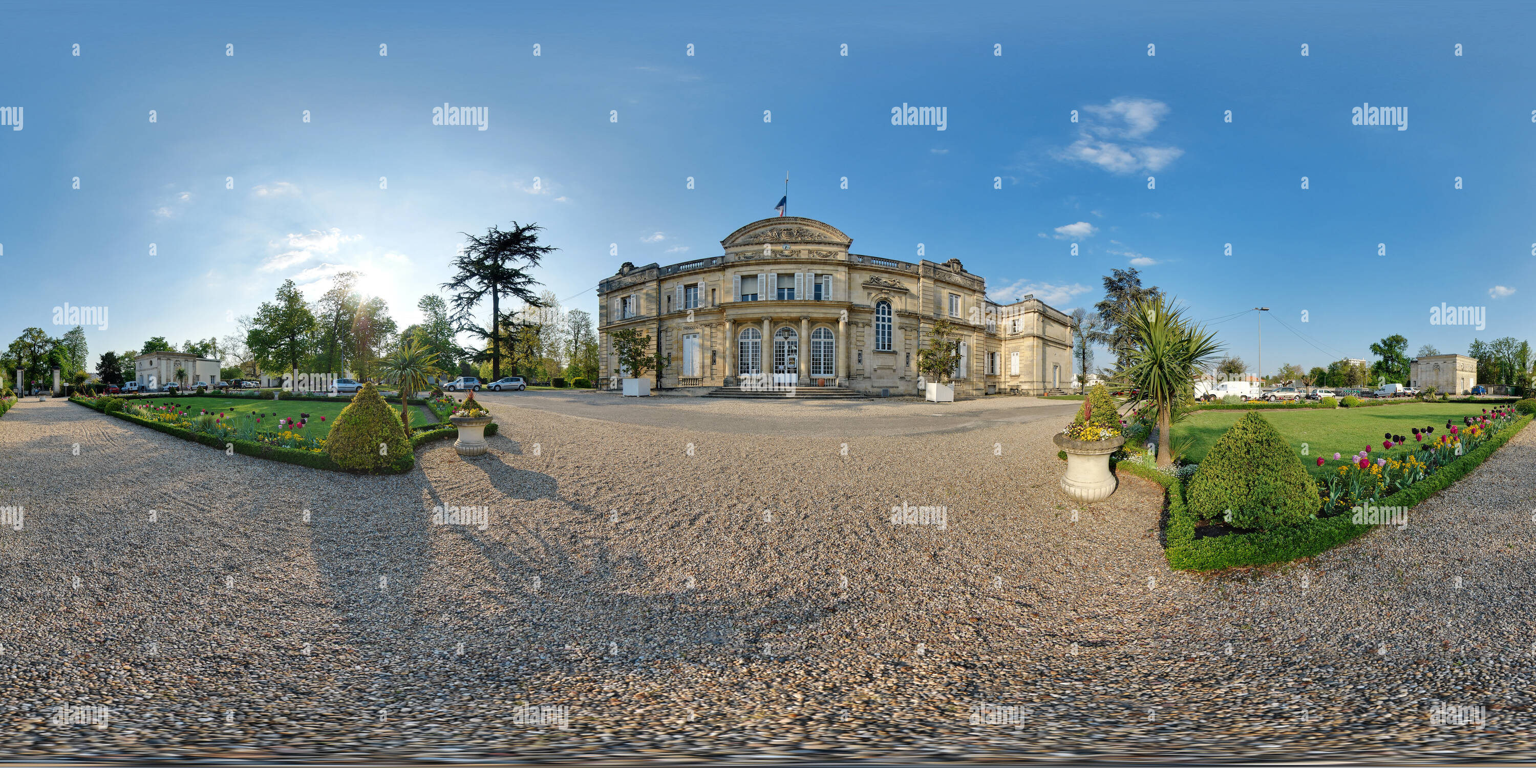 Vue panoramique à 360° de Façade sud du château de Peixotto Bordeaux - France