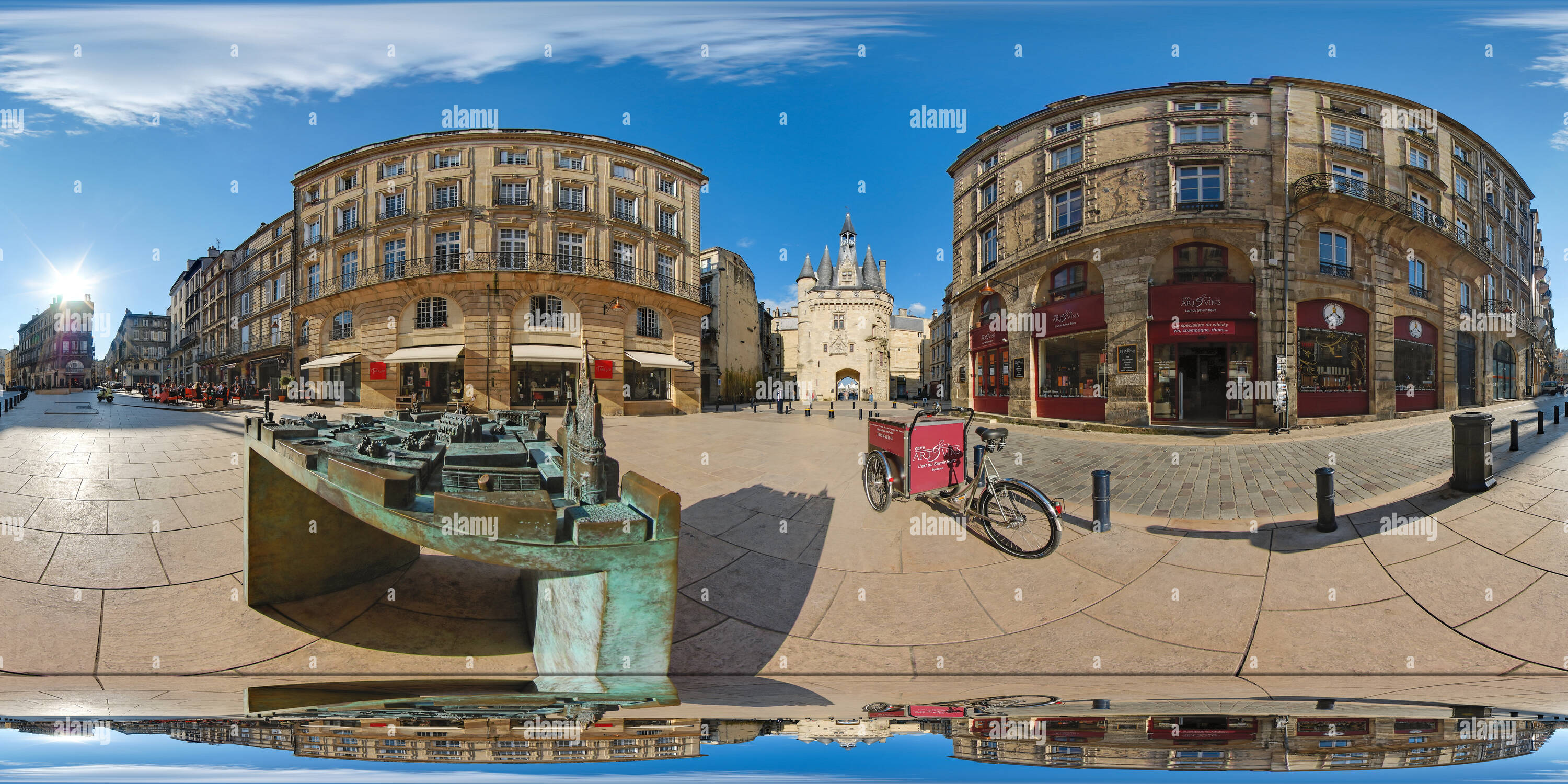 Vue panoramique à 360° de Les monuments de Bordeaux, place du Palais - France