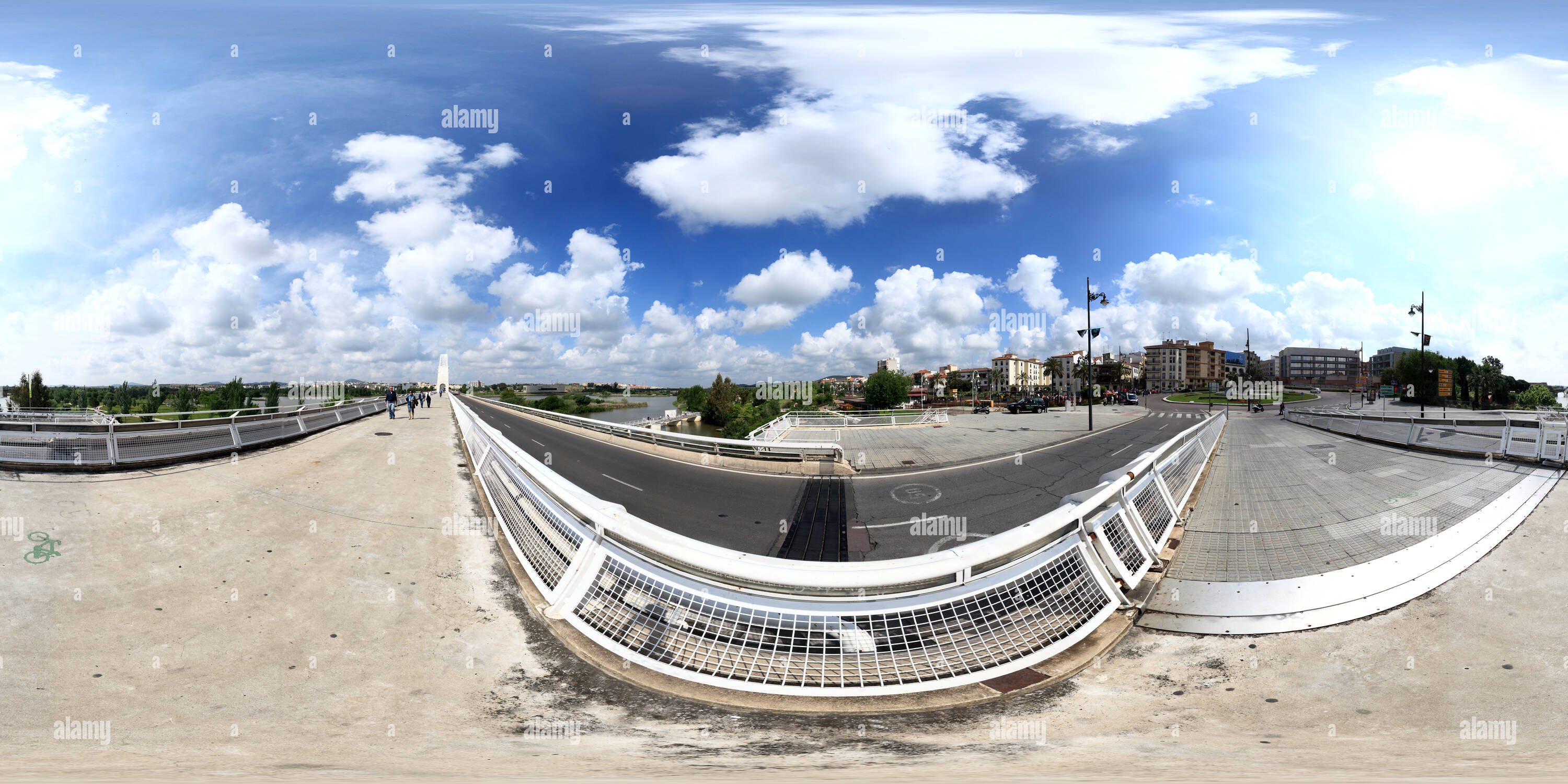 Vue panoramique à 360° de Un pont peut "Lusitania"