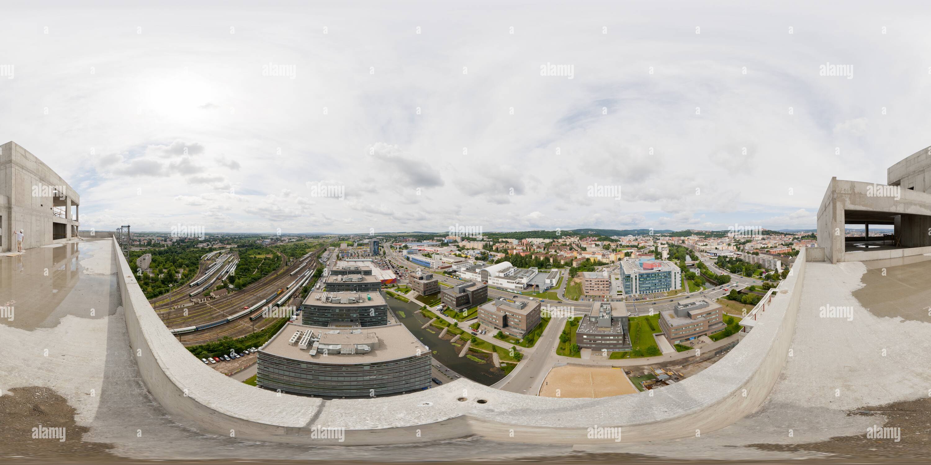 Vue panoramique à 360° de Vue de sud à partir de Spielberk office center Tower