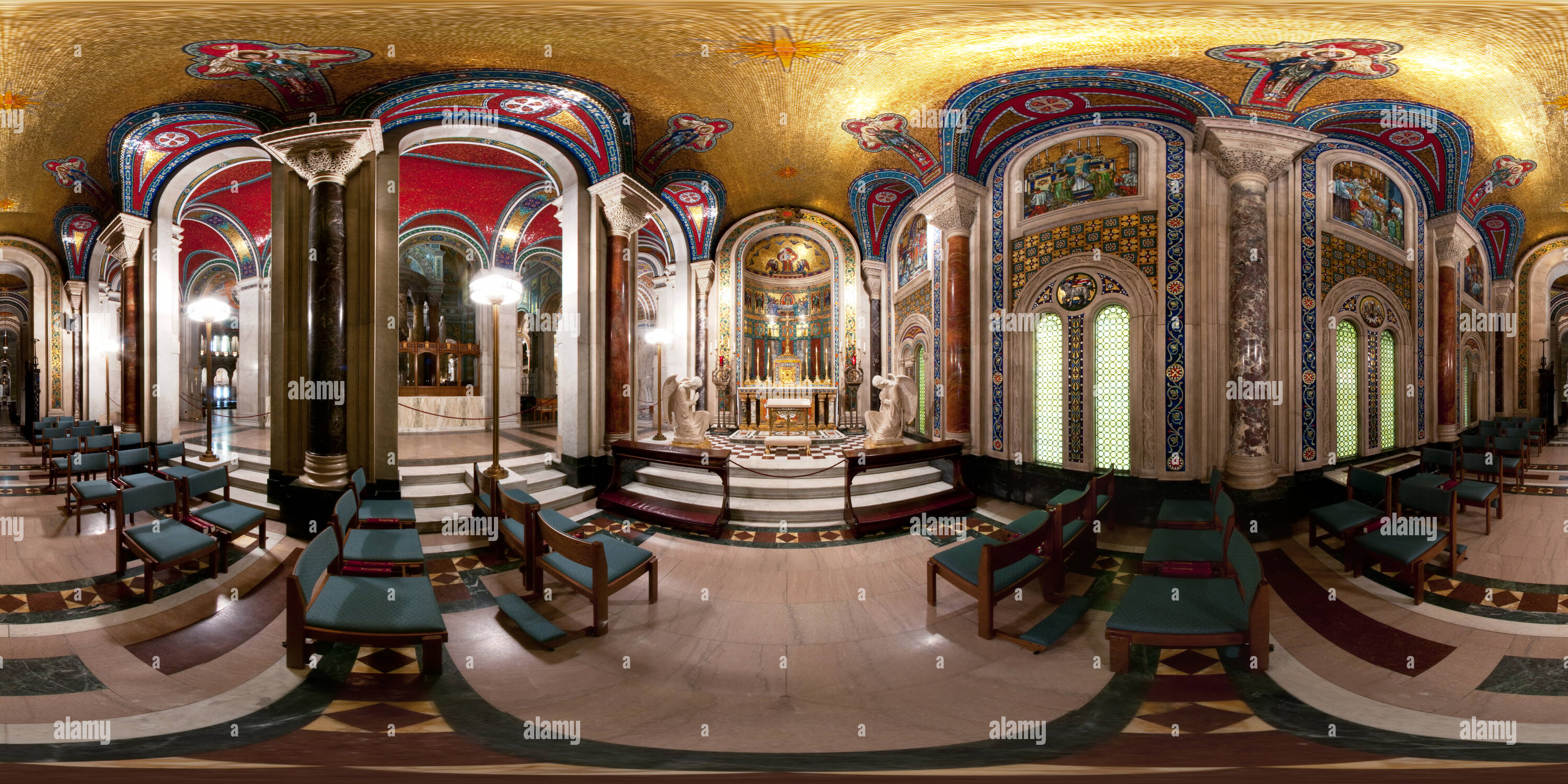 Vue à 360° de La Cathédrale Basilique de Saint Louis - Le Saint ...