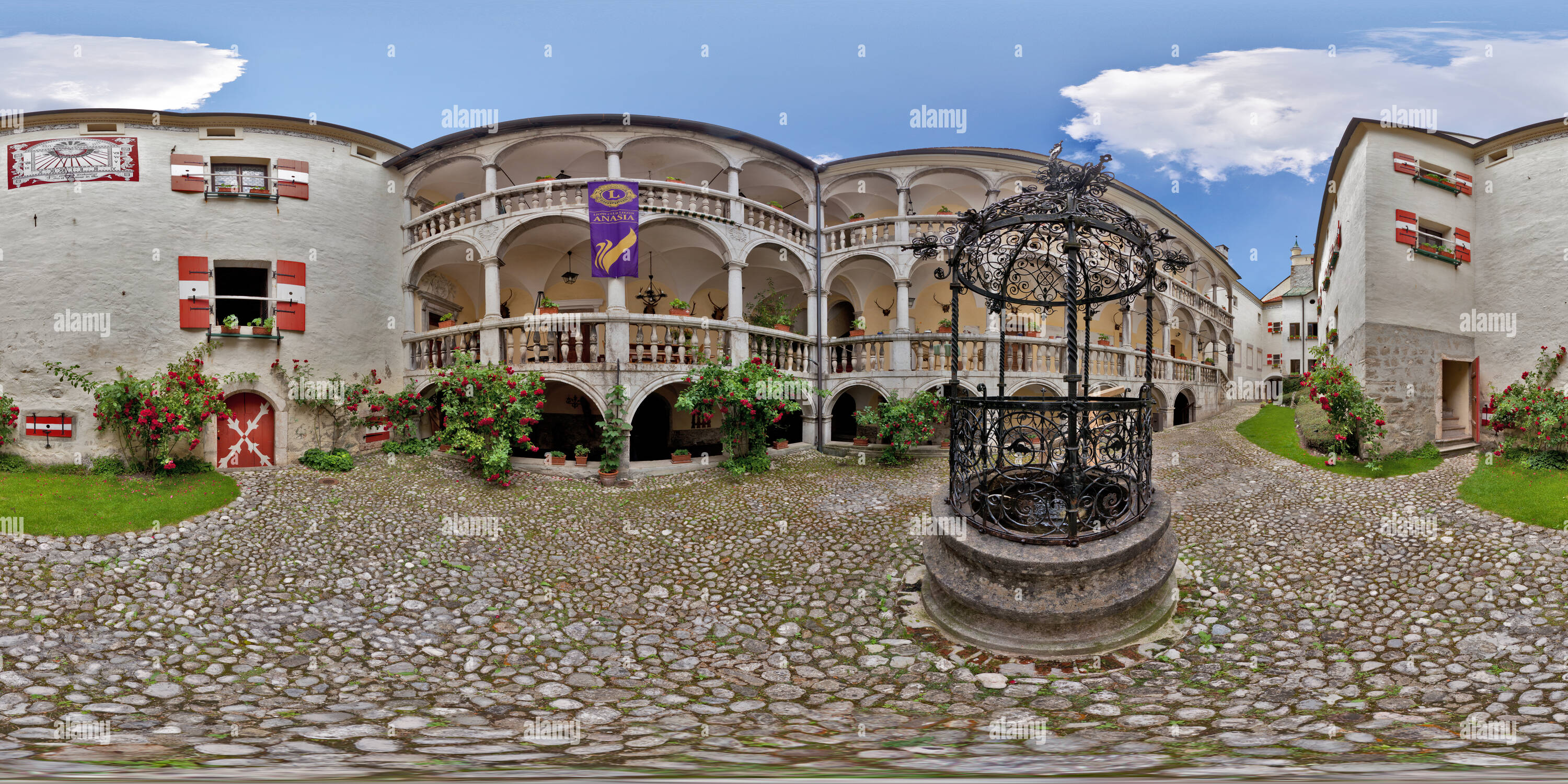 Vue panoramique à 360° de Château Strechau - Cour