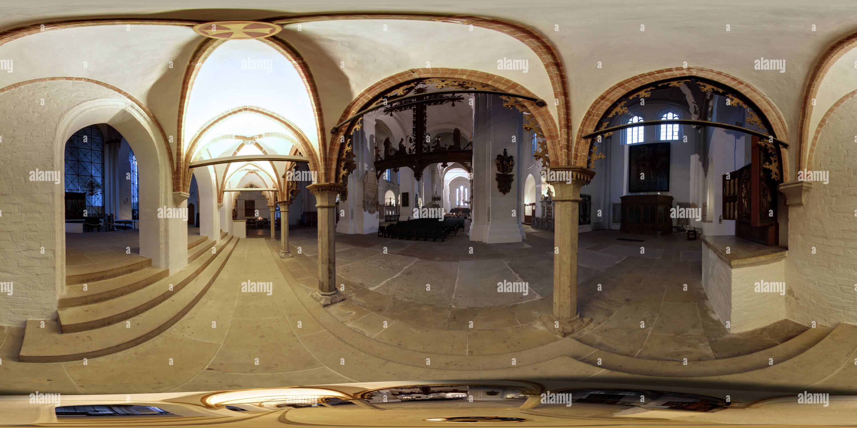 Vue panoramique à 360° de La Cathédrale de Lübeck (Dom zu Lübeck)