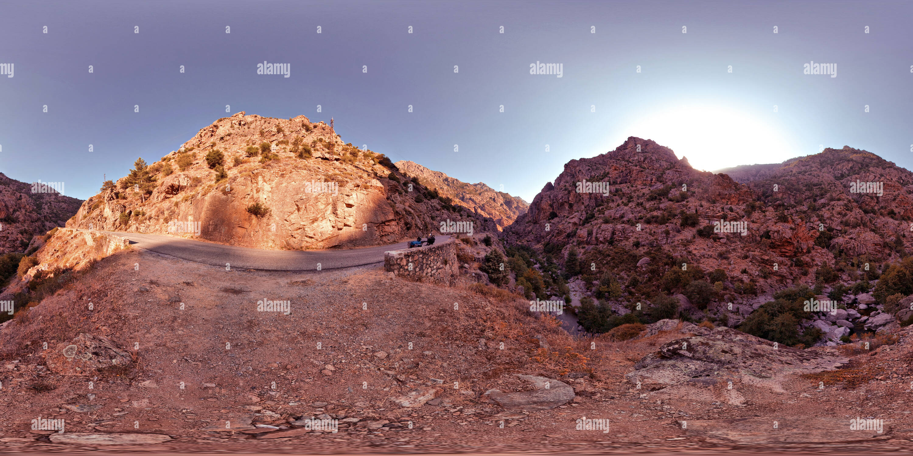 Vue panoramique à 360° de La Gola della Scala di Santa Regina