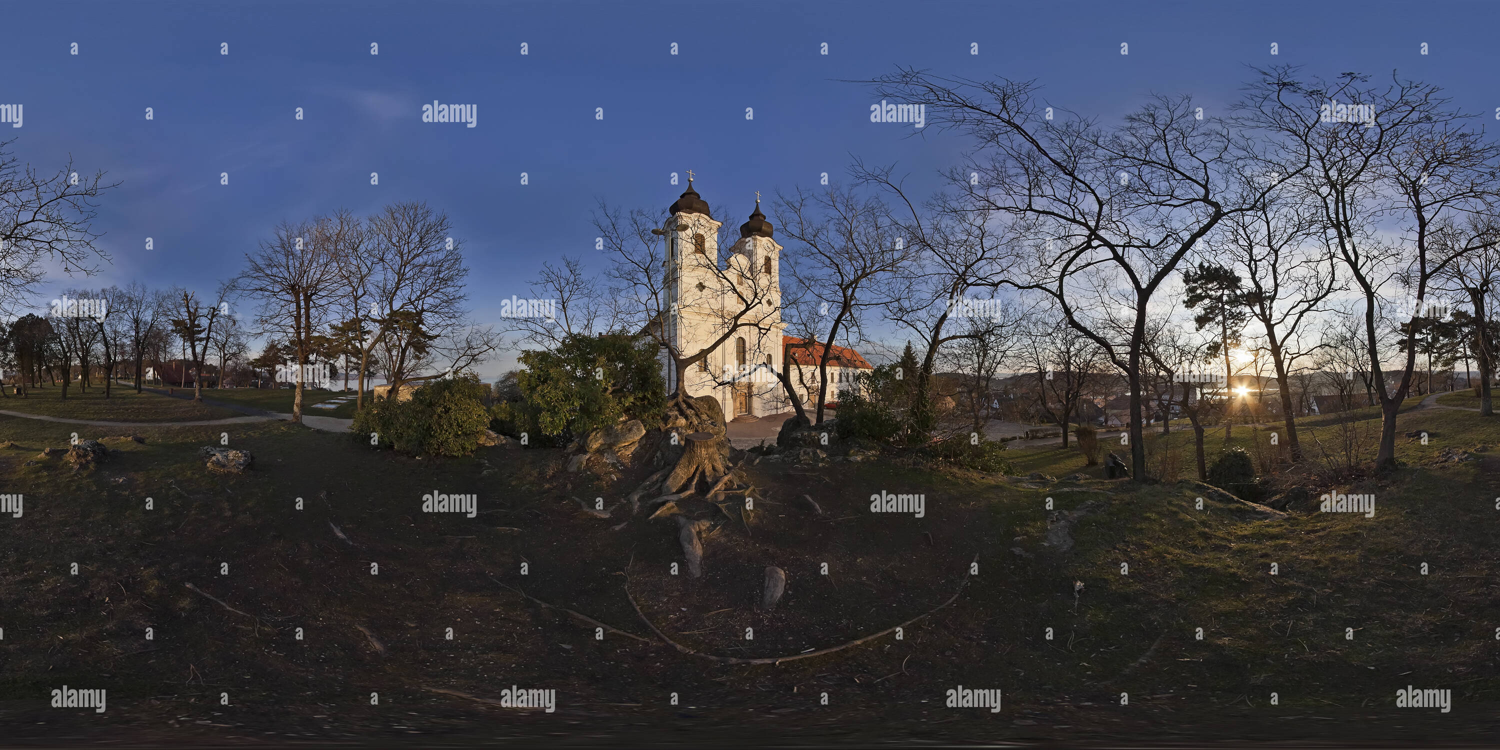 Vue panoramique à 360° de Église de l'abbaye de Tihany