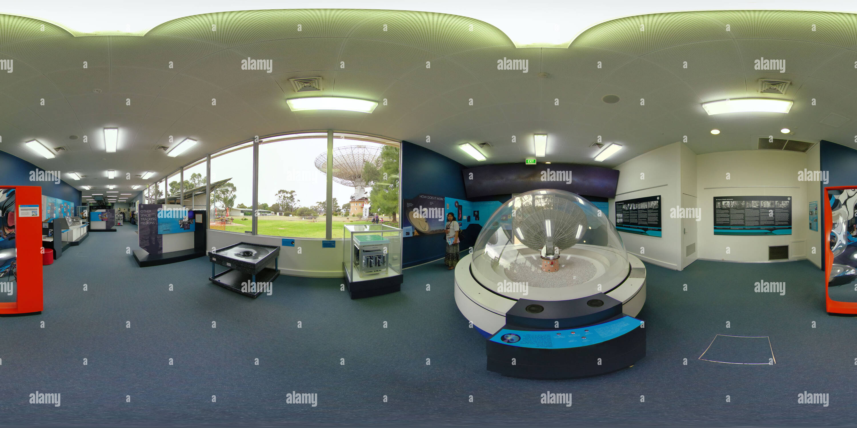 Vue panoramique à 360° de Centre des visiteurs de Radiotélescope CSIRO à Parkes