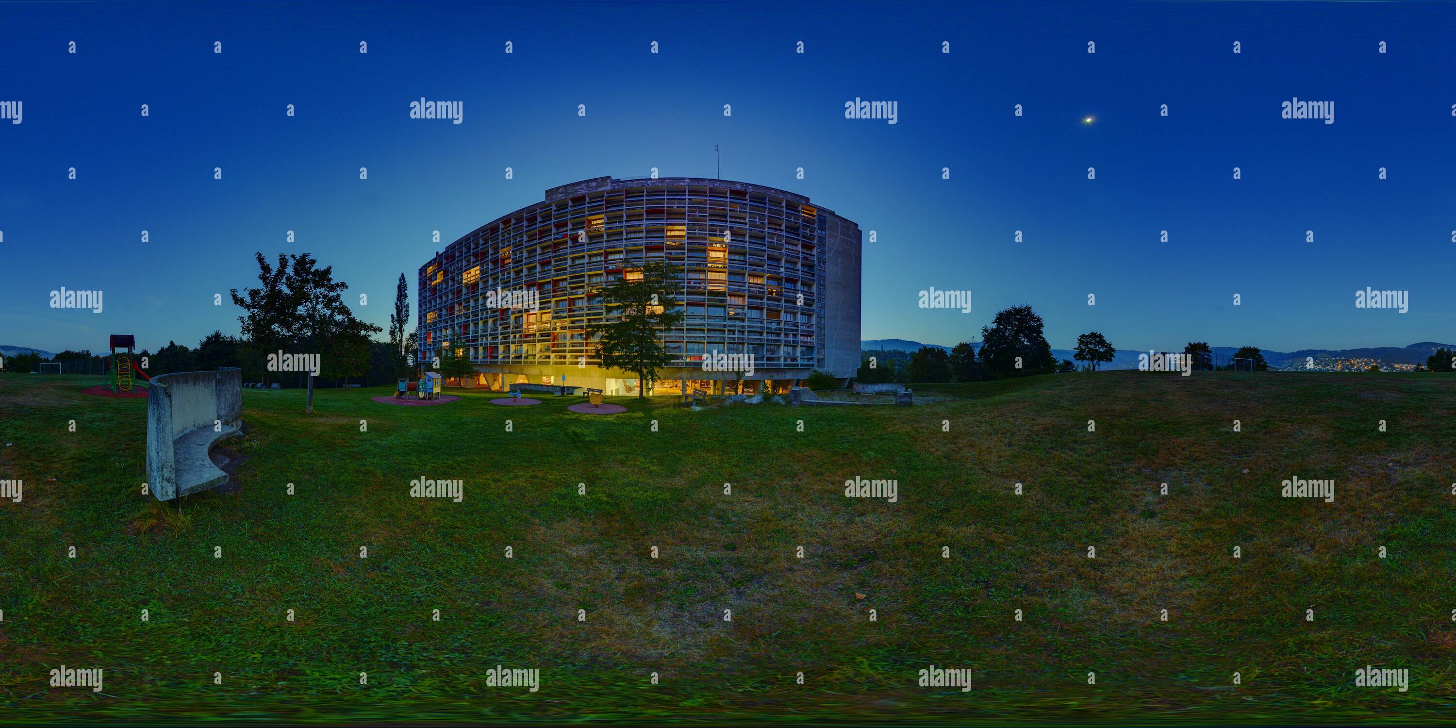 Vue panoramique à 360° de Avant le lever du soleil, Unite Habitation Le Corbusier, Firminy-Vert, Auvergne-Rhône-Alpes 7884