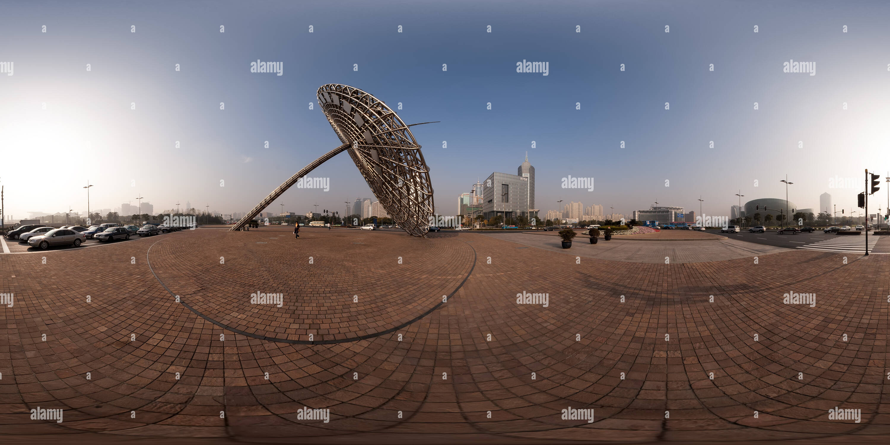 Vue panoramique à 360° de Shanghai Century Plaza - sculpture 'la lumière de l'Est'