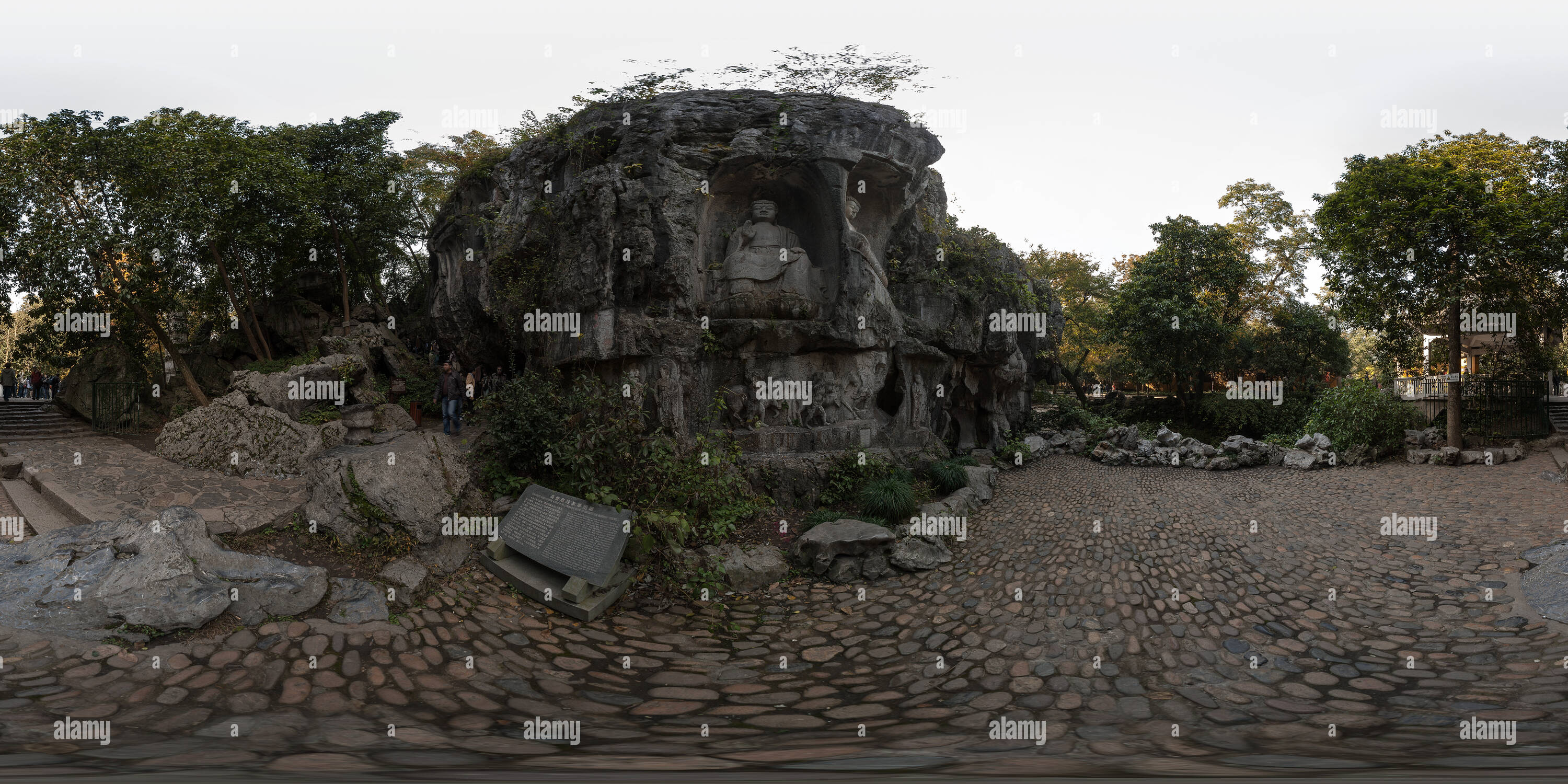 Vue panoramique à 360° de Hangzhou - Temple Lingyin - statues-Img 8072 klippe