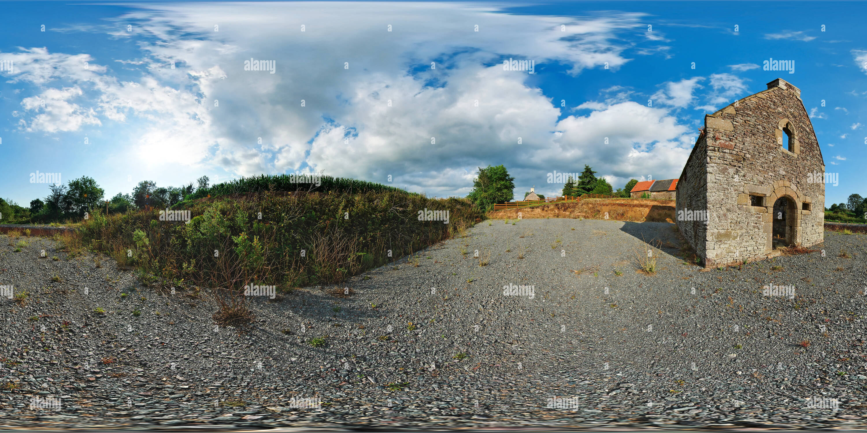 Vue panoramique à 360° de Façade de la chapelle Sainte-Suzanne d'Hudimesnil - France