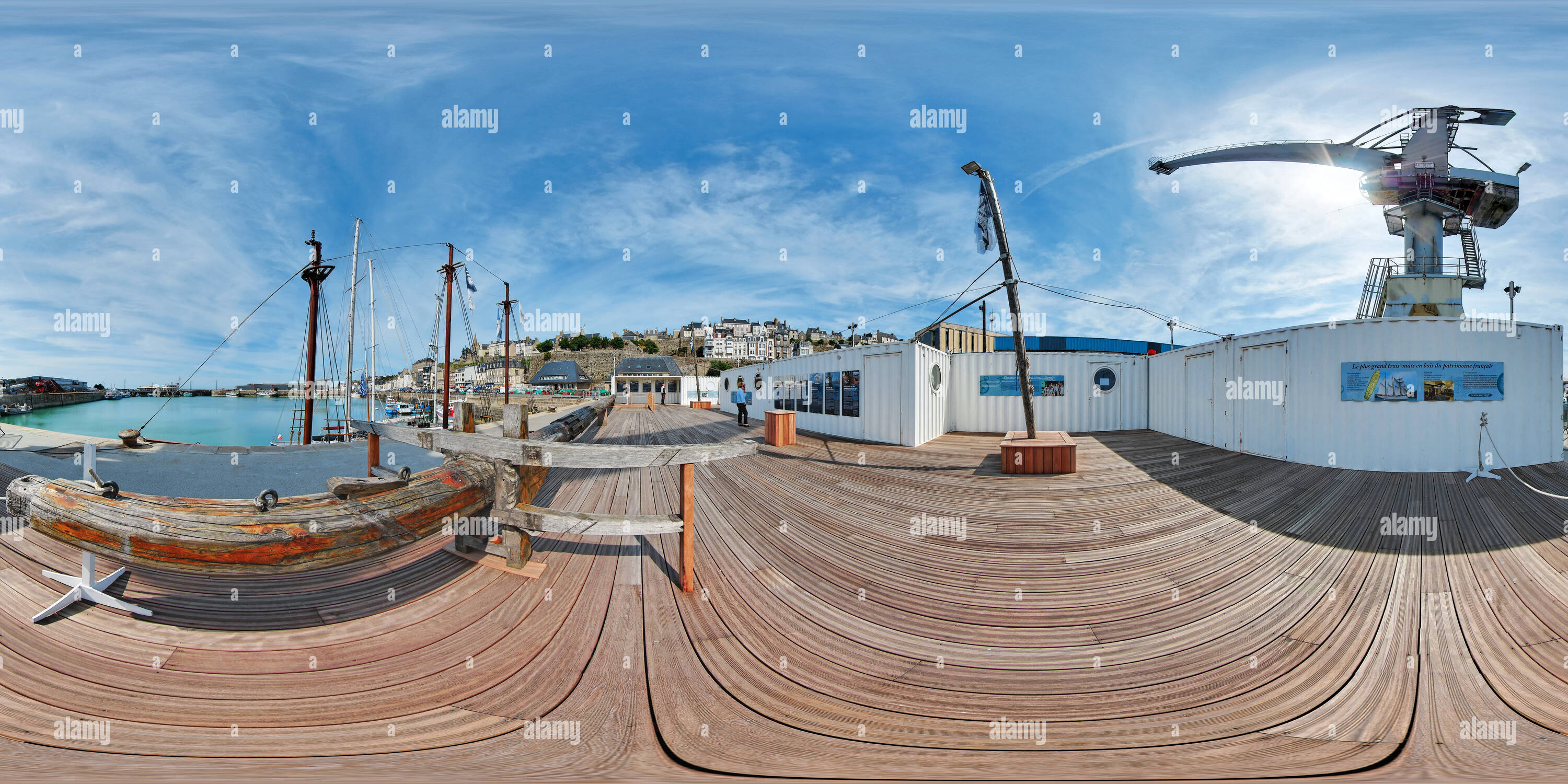 Vue panoramique à 360° de Village du Marité sur le port de Granville - France