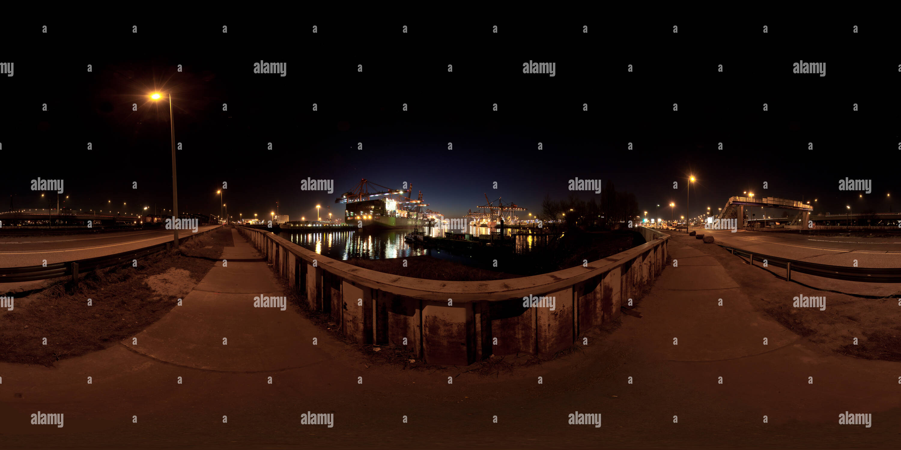 Vue panoramique à 360° de Waltershofer Hafen bei nacht