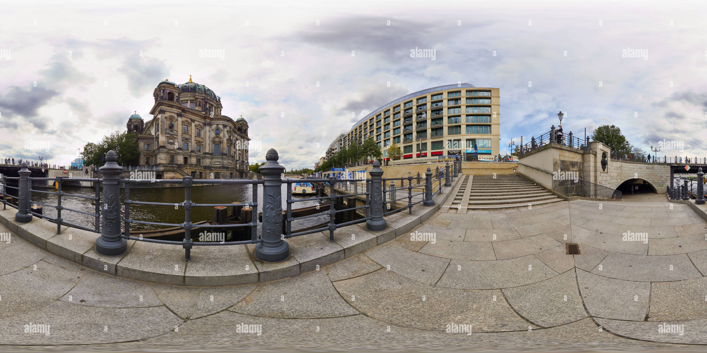 Vue panoramique à 360° de Derrière le Berliner Dom