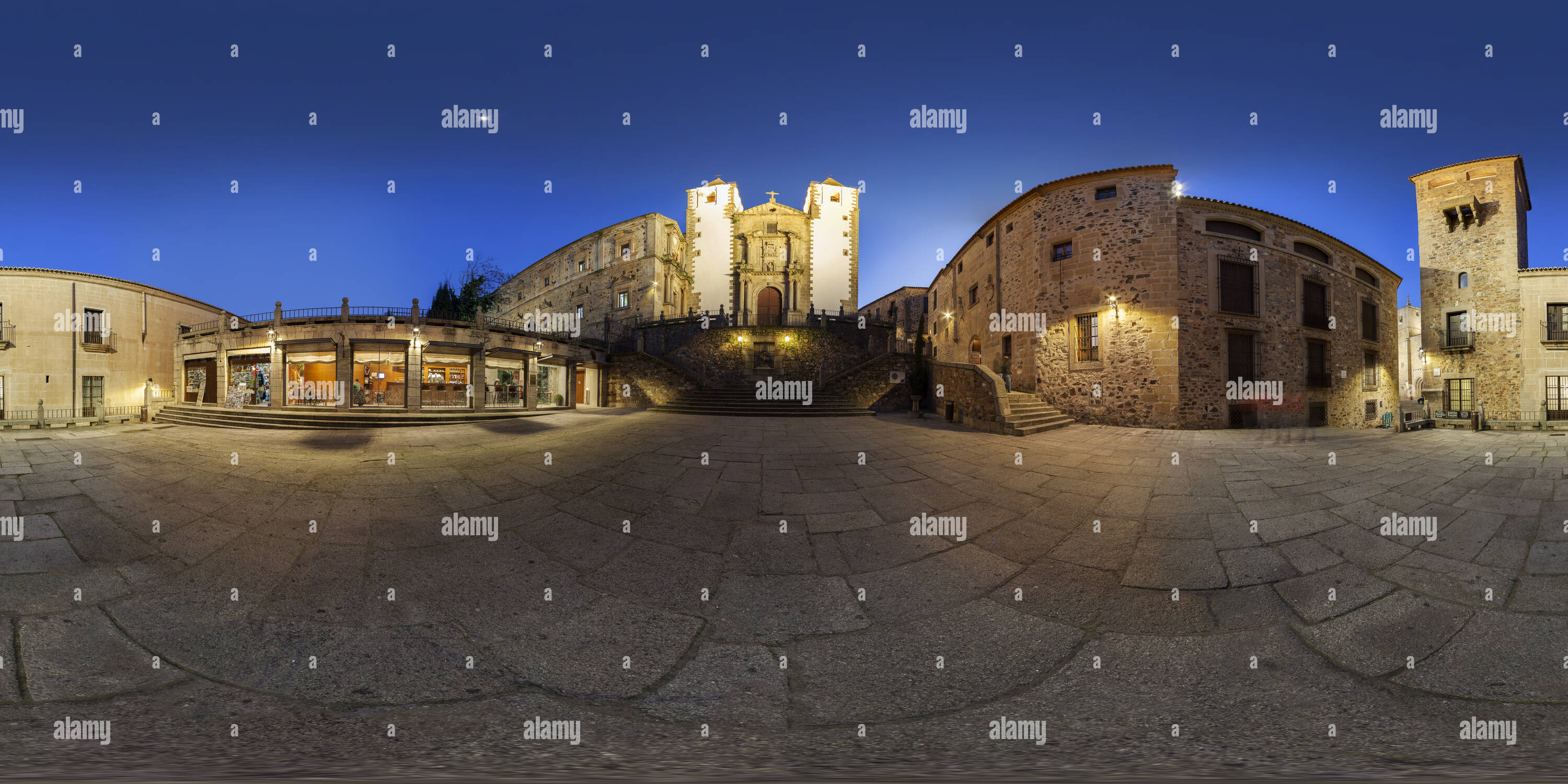 Vue panoramique à 360° de L'église de san francisco1. caceres espagne.