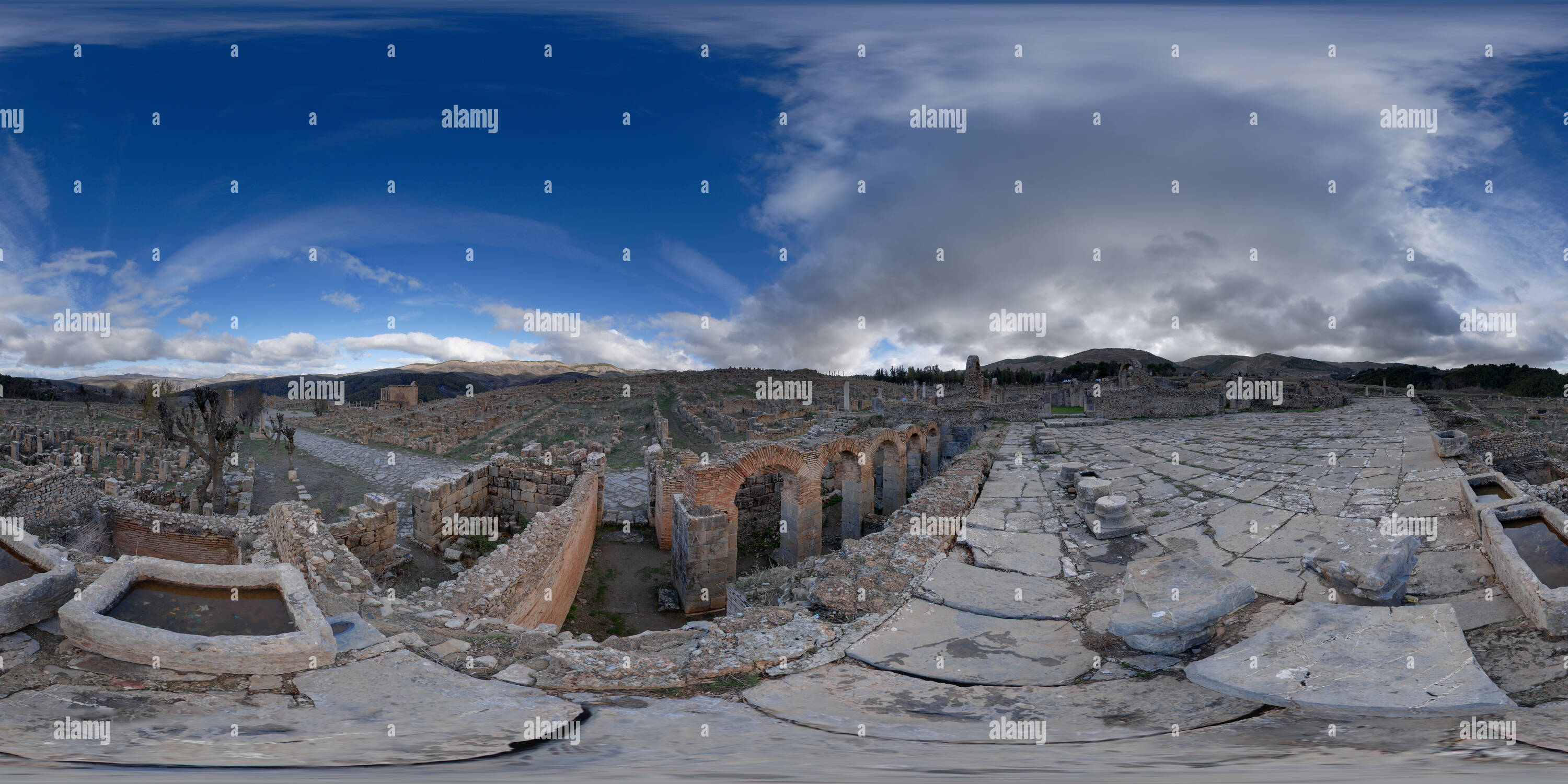 Vue panoramique à 360° de Vue sur les vestiges romains, Djemila, Algérie