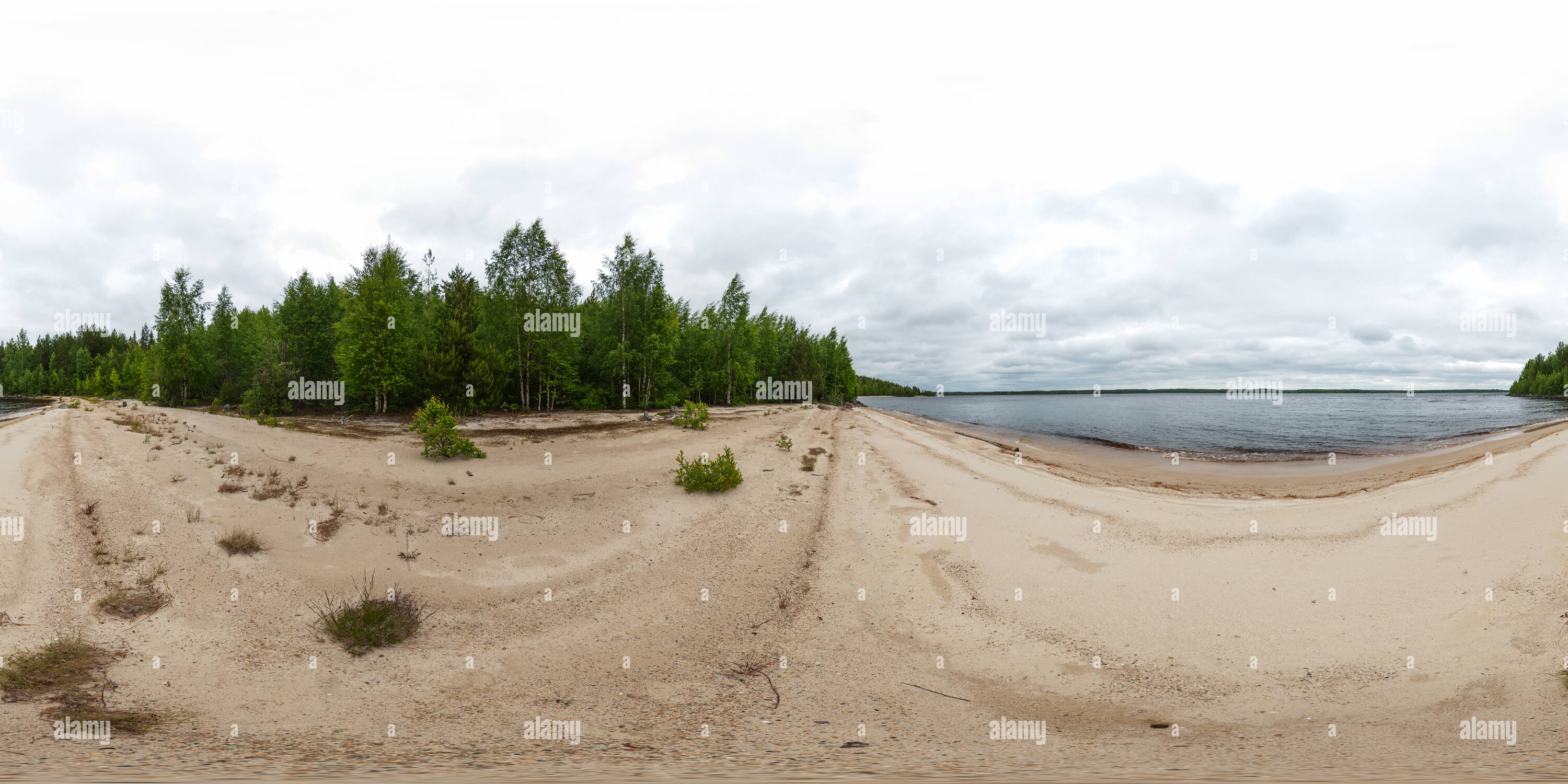 Vue panoramique à 360° de Sumozero lake