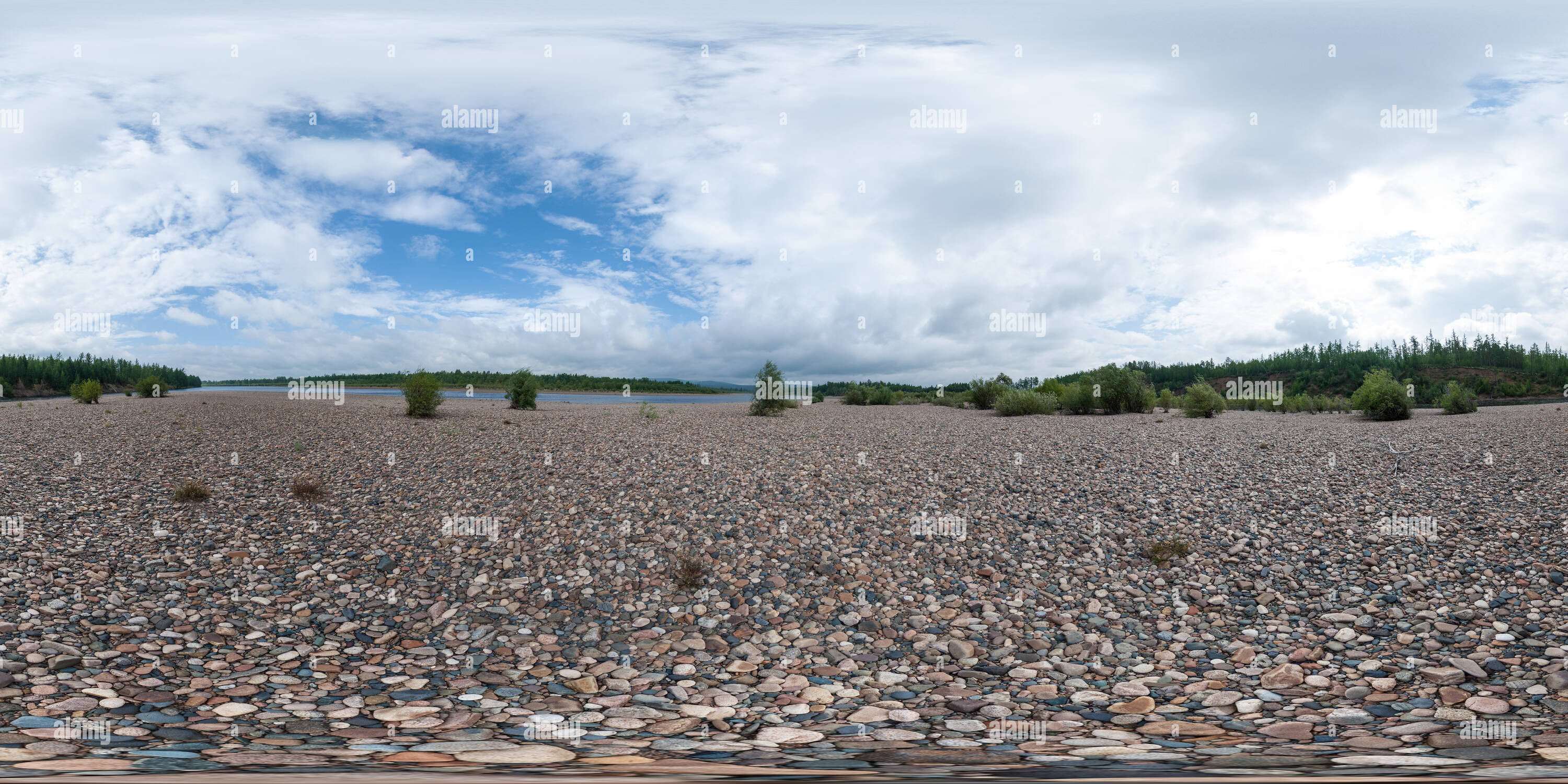 Vue panoramique à 360° de Vitim river bank # 10