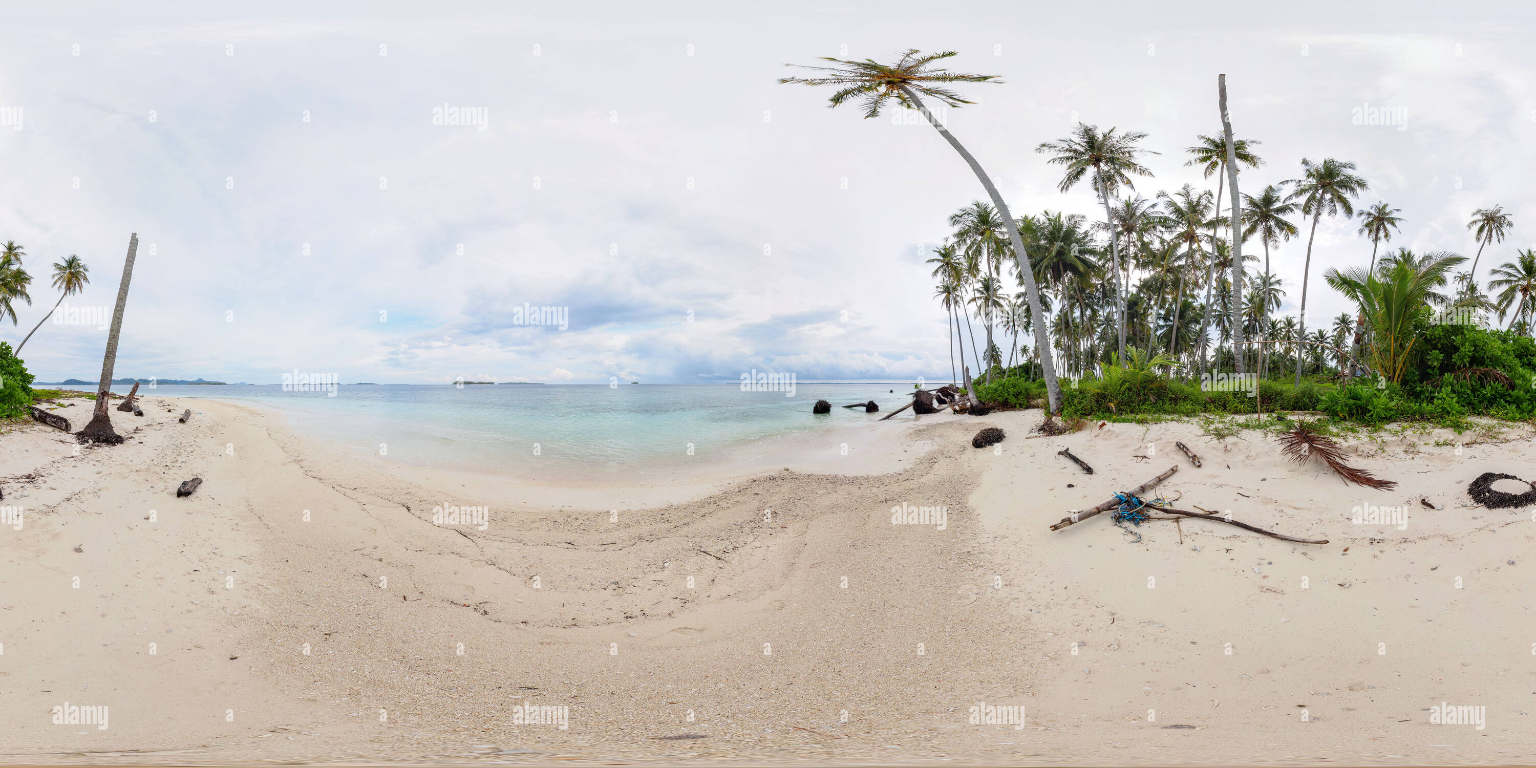 Vue panoramique à 360° de Côte de l'île de Pulau Lambudong # 2, Îles Banyak