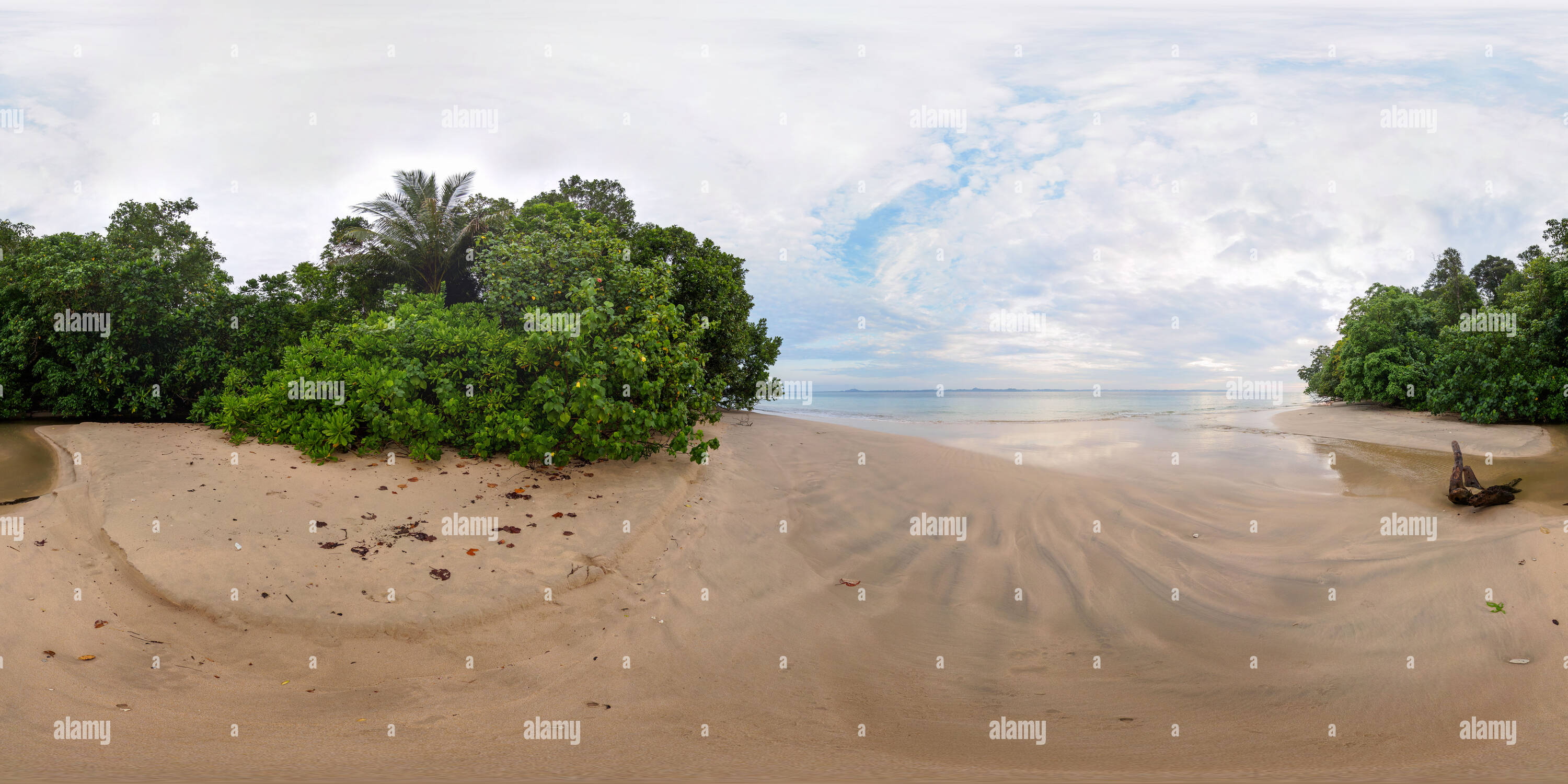 Vue panoramique à 360° de Ruisseau sur l'île de Pulau Banyak Bangkaru, Îles