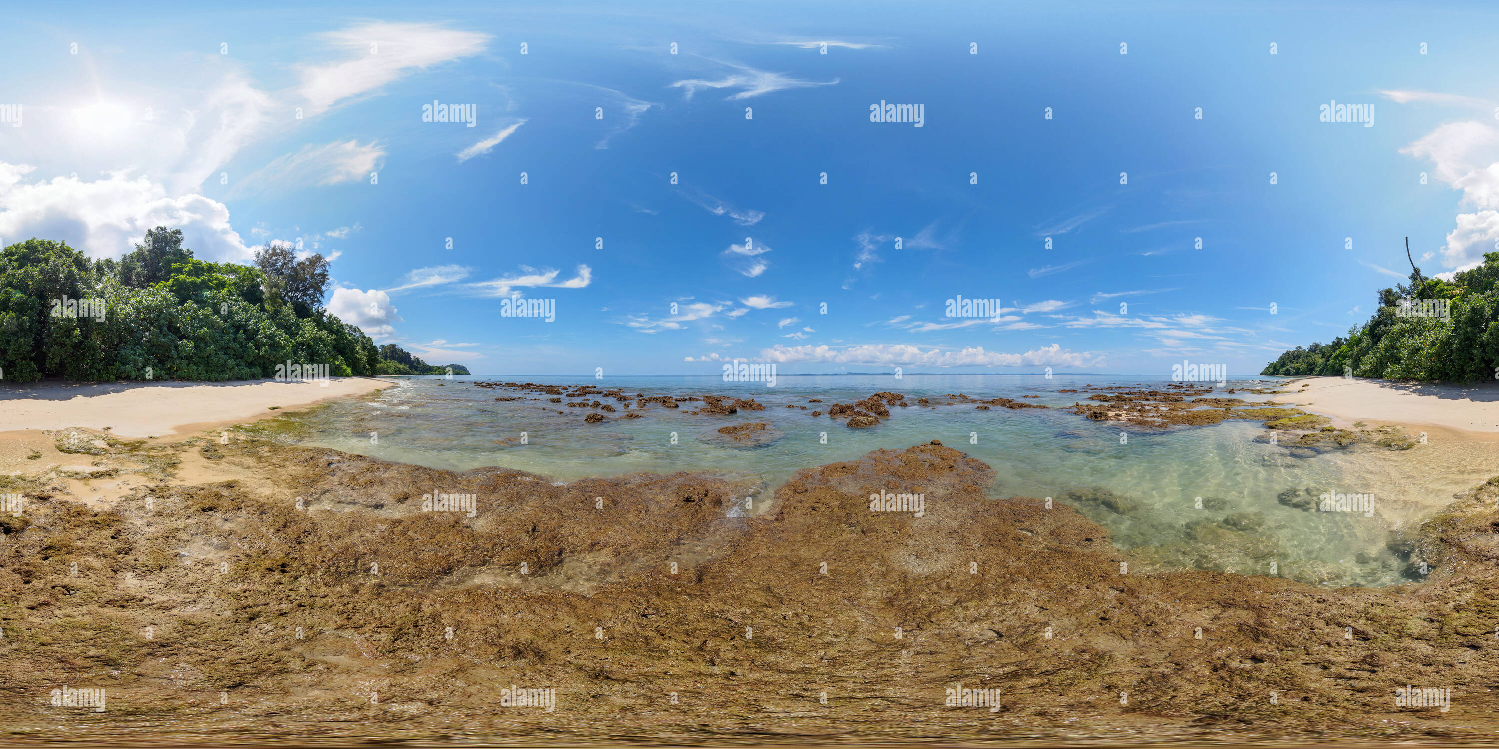 Vue panoramique à 360° de Côte de l'île de Pulau Bangkaru # 1, Îles Banyak