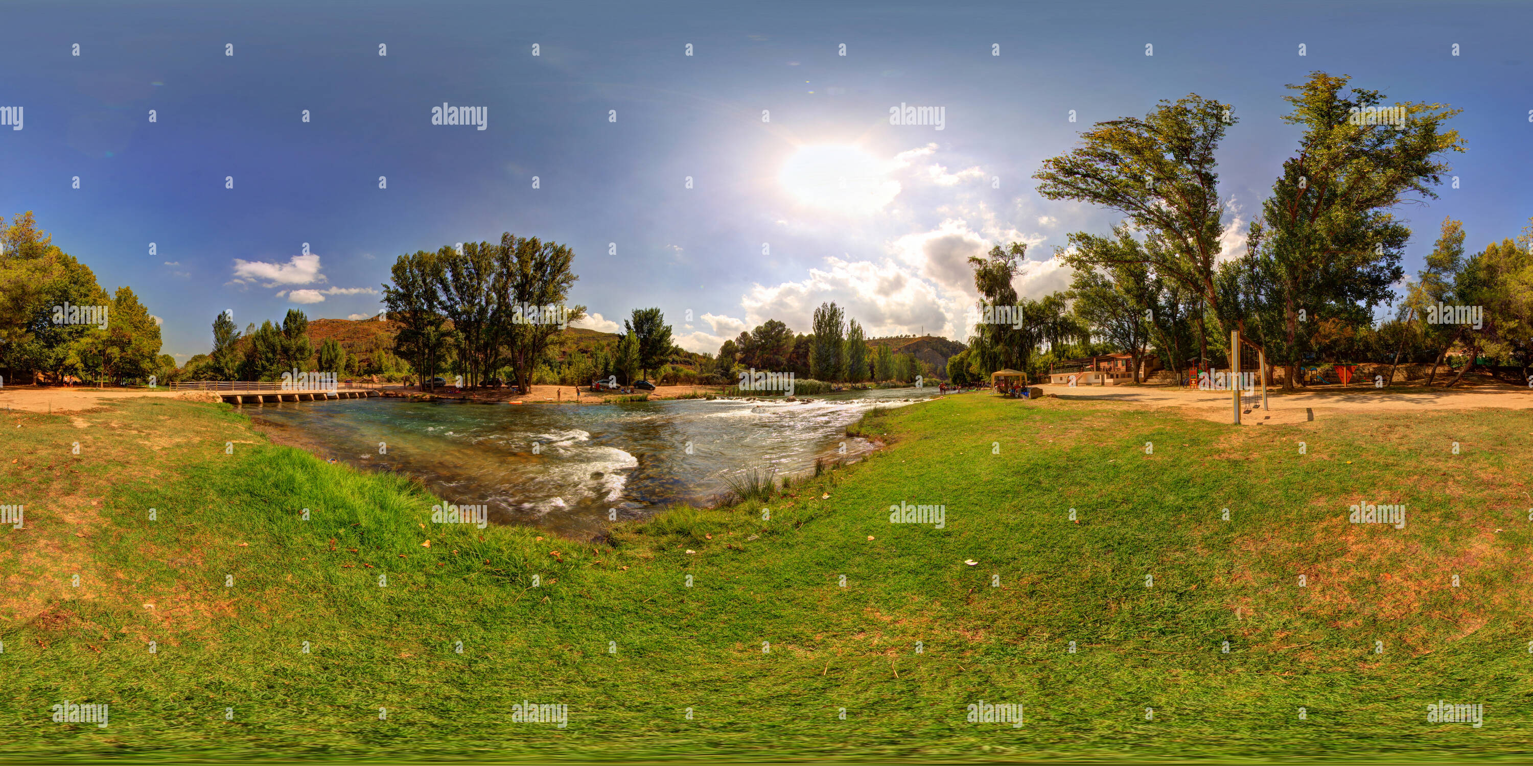 Vue panoramique à 360° de Bugarra par la rivière Turia, Valence