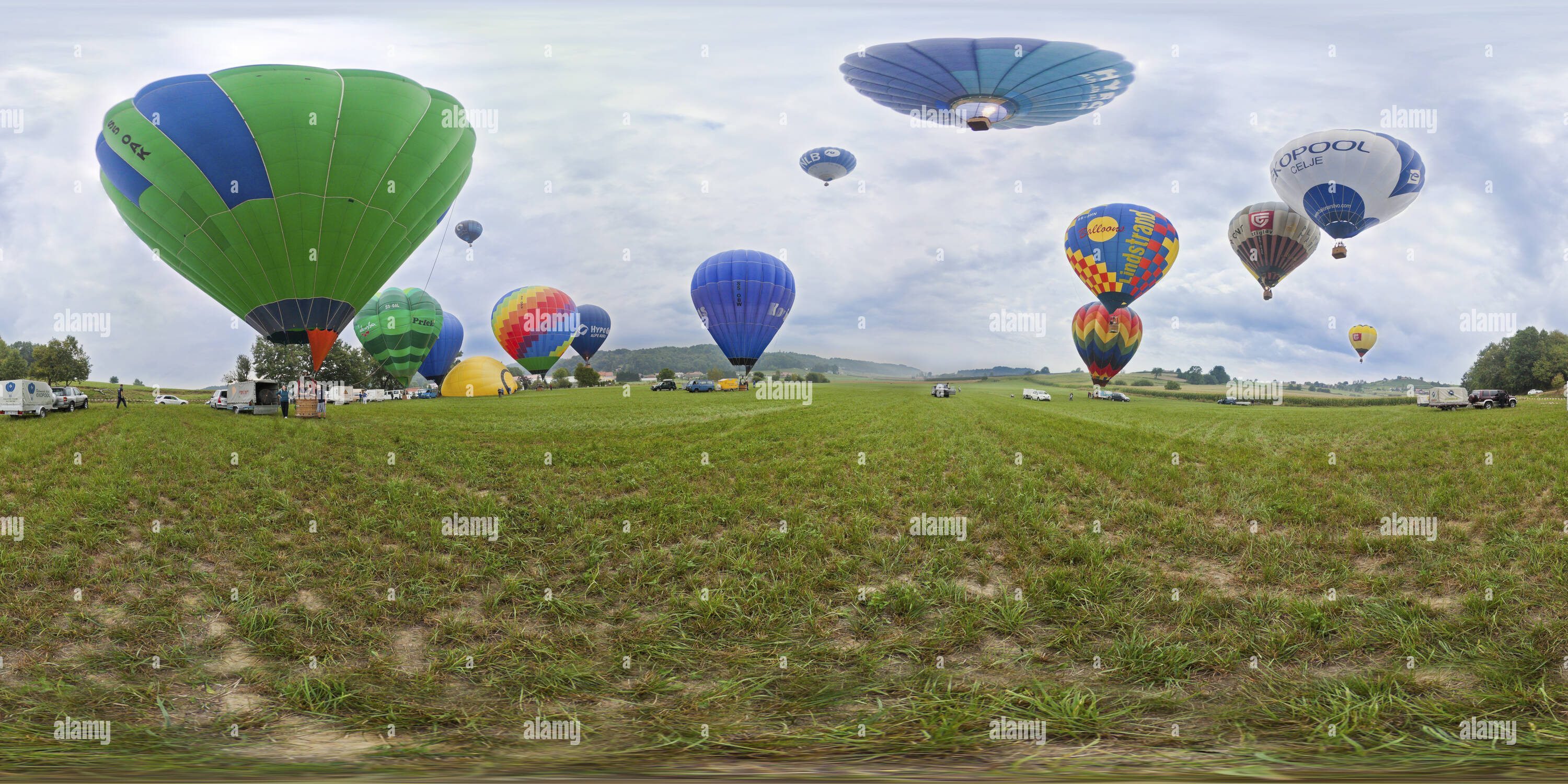 Vue panoramique à 360° de Hot air ballon réunion à Juršinci /2