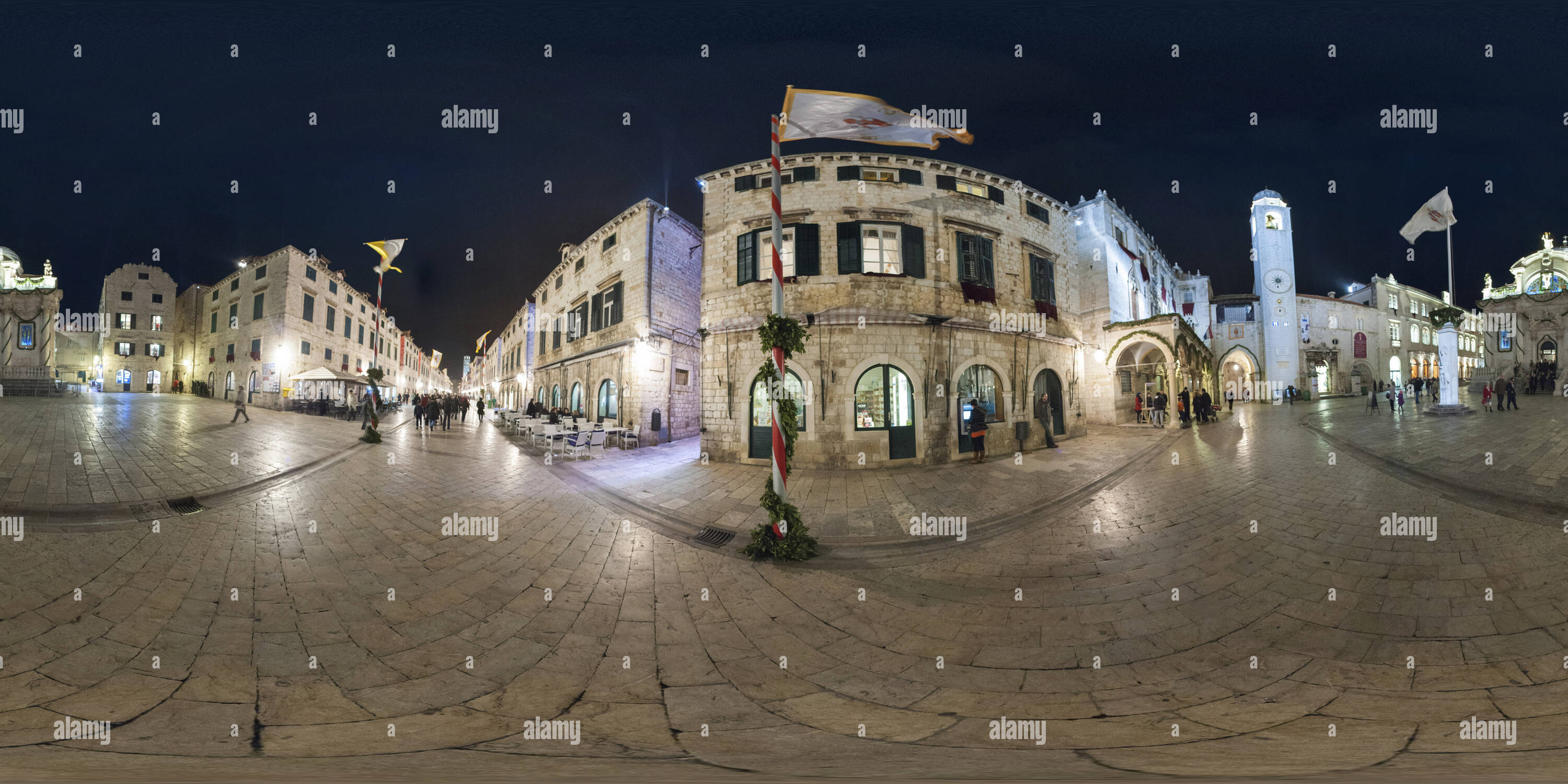 Vue panoramique à 360° de 232 rue principale de Dubrovnik, plaça la nuit