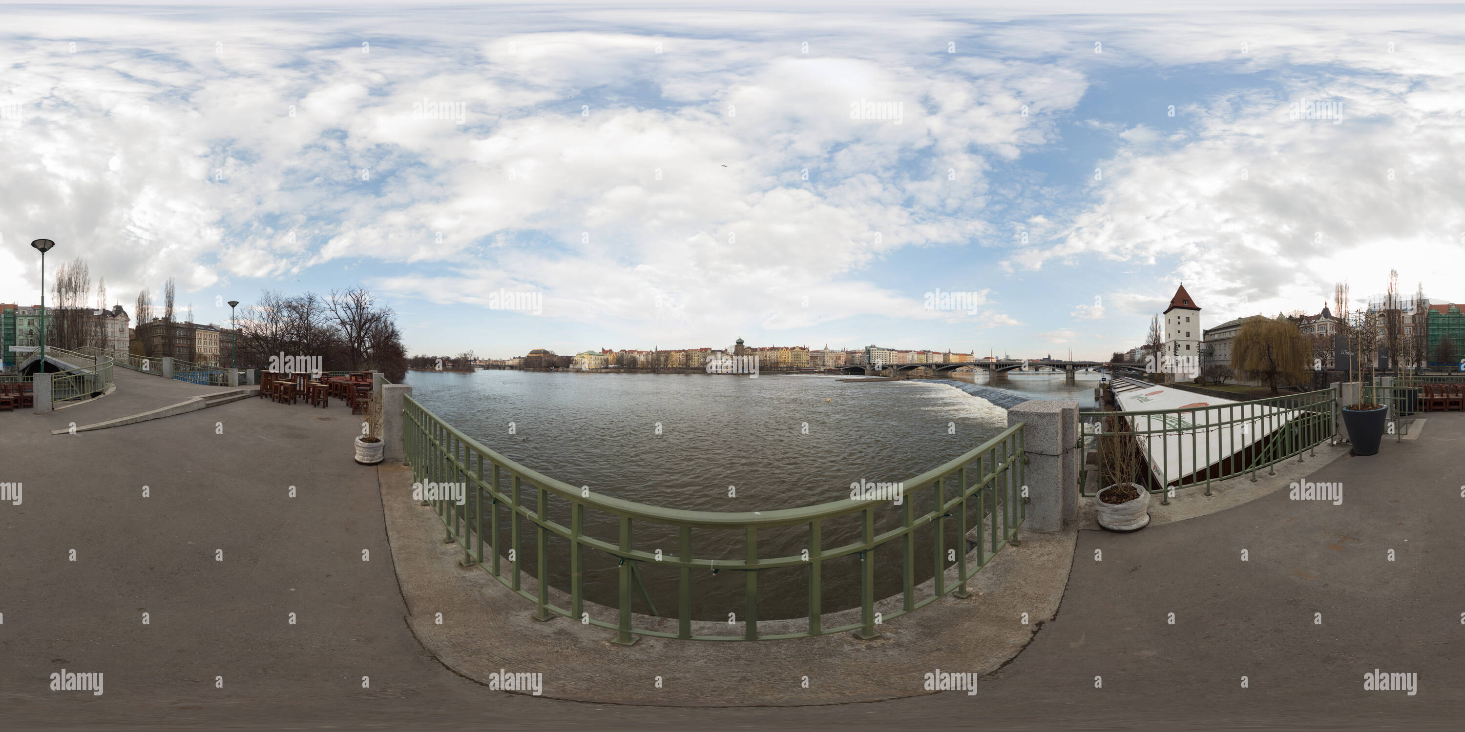 Vue panoramique à 360° de Z Vltava ostrova Dětského