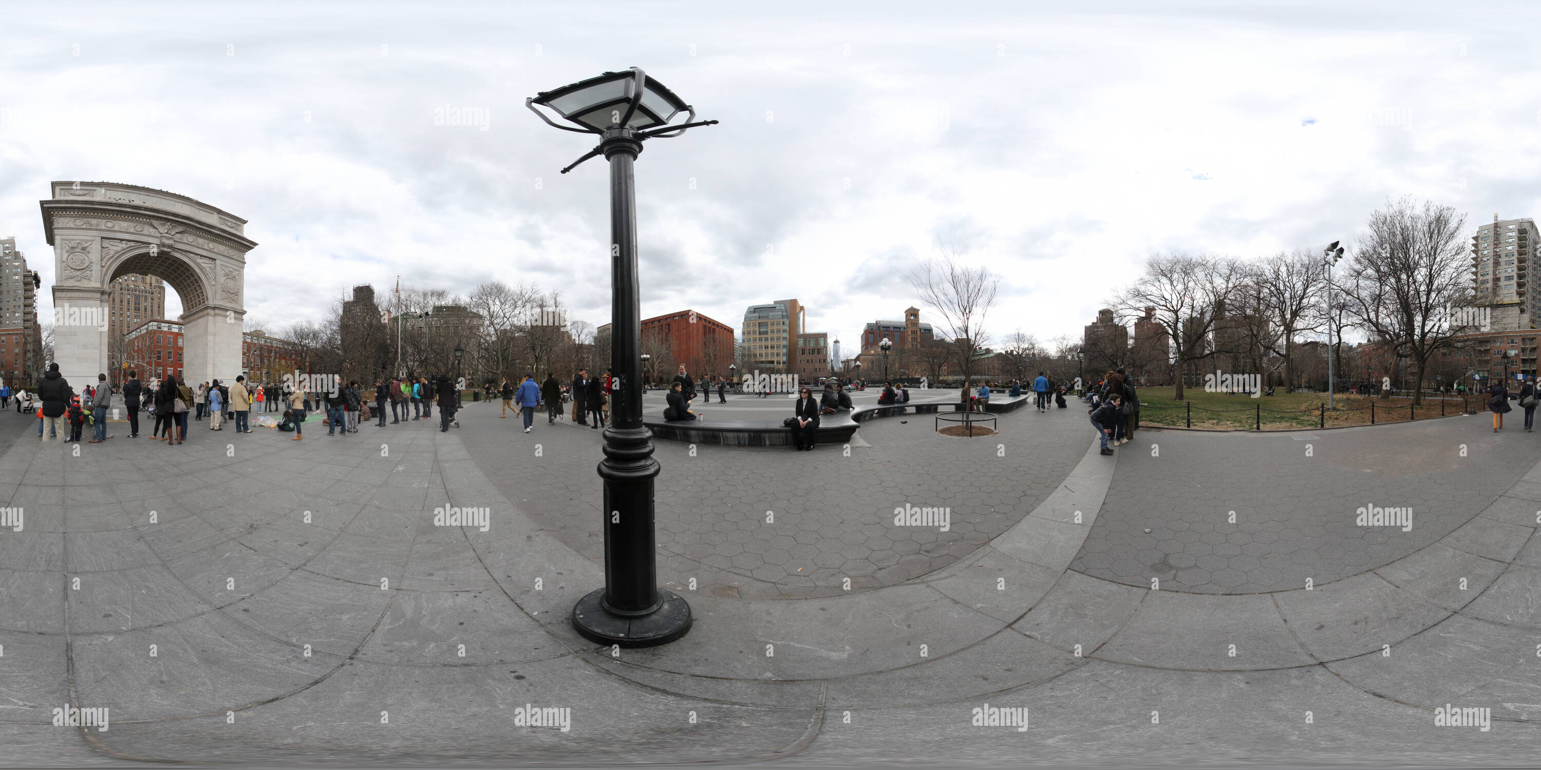 Vue panoramique à 360° de Washington Square Park - début du printemps 1
