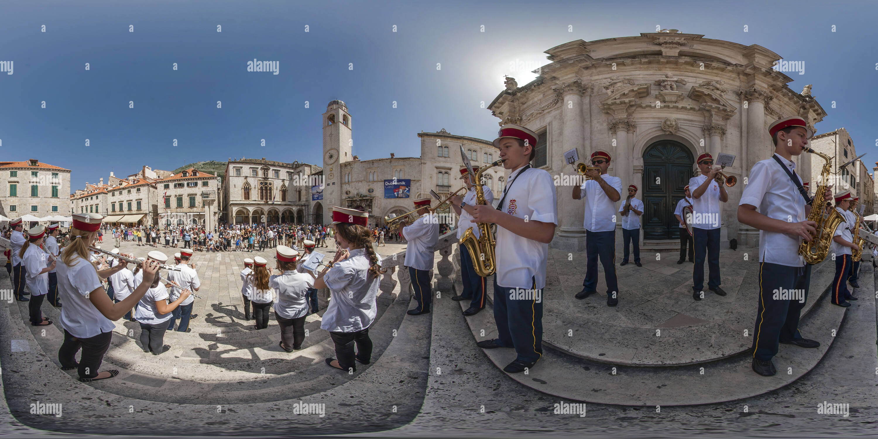 Vue panoramique à 360° de Première Fête de Mai avec la ville de Dubrovnik Brass Band