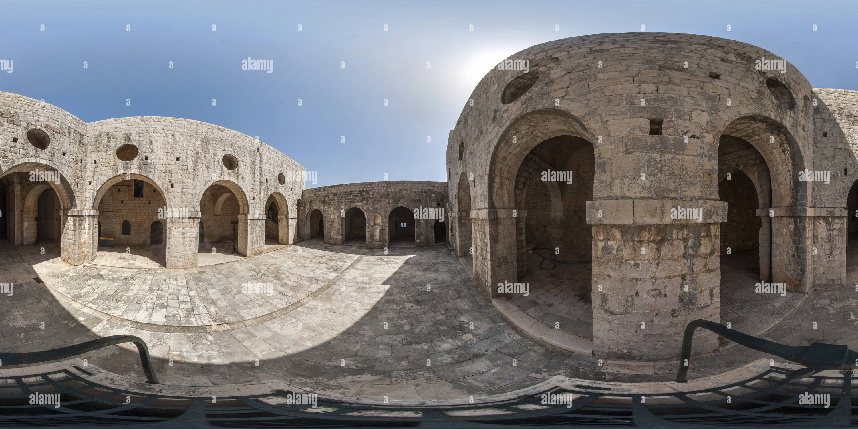 Vue panoramique à 360° de Game of thrones - Casterly Rock (à l'intérieur de fort Lovrjenac, Dubrovnik)