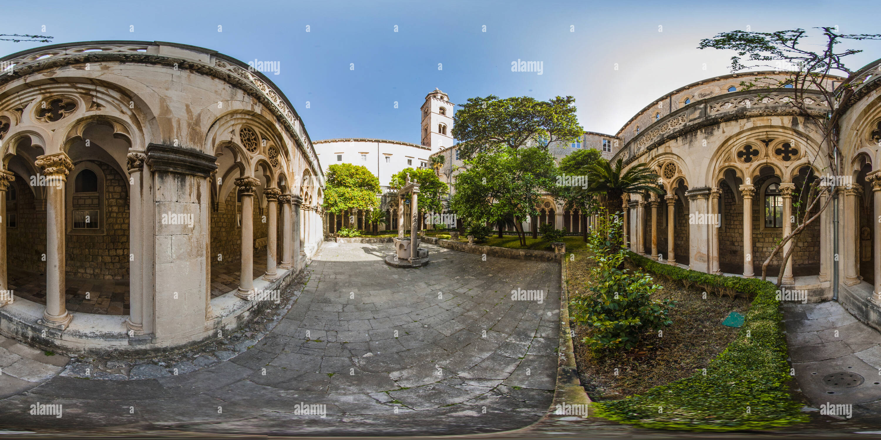 Vue panoramique à 360° de Cloître du Monastère dominicain, Dubrovnik Croatie