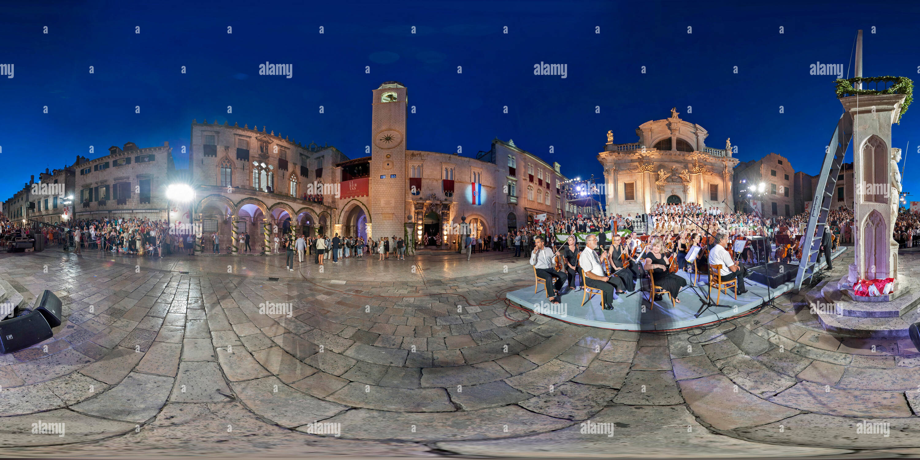 Vue panoramique à 360° de 63e Festival d'été de Dubrovnik cérémonie d'( 10.07.2012).