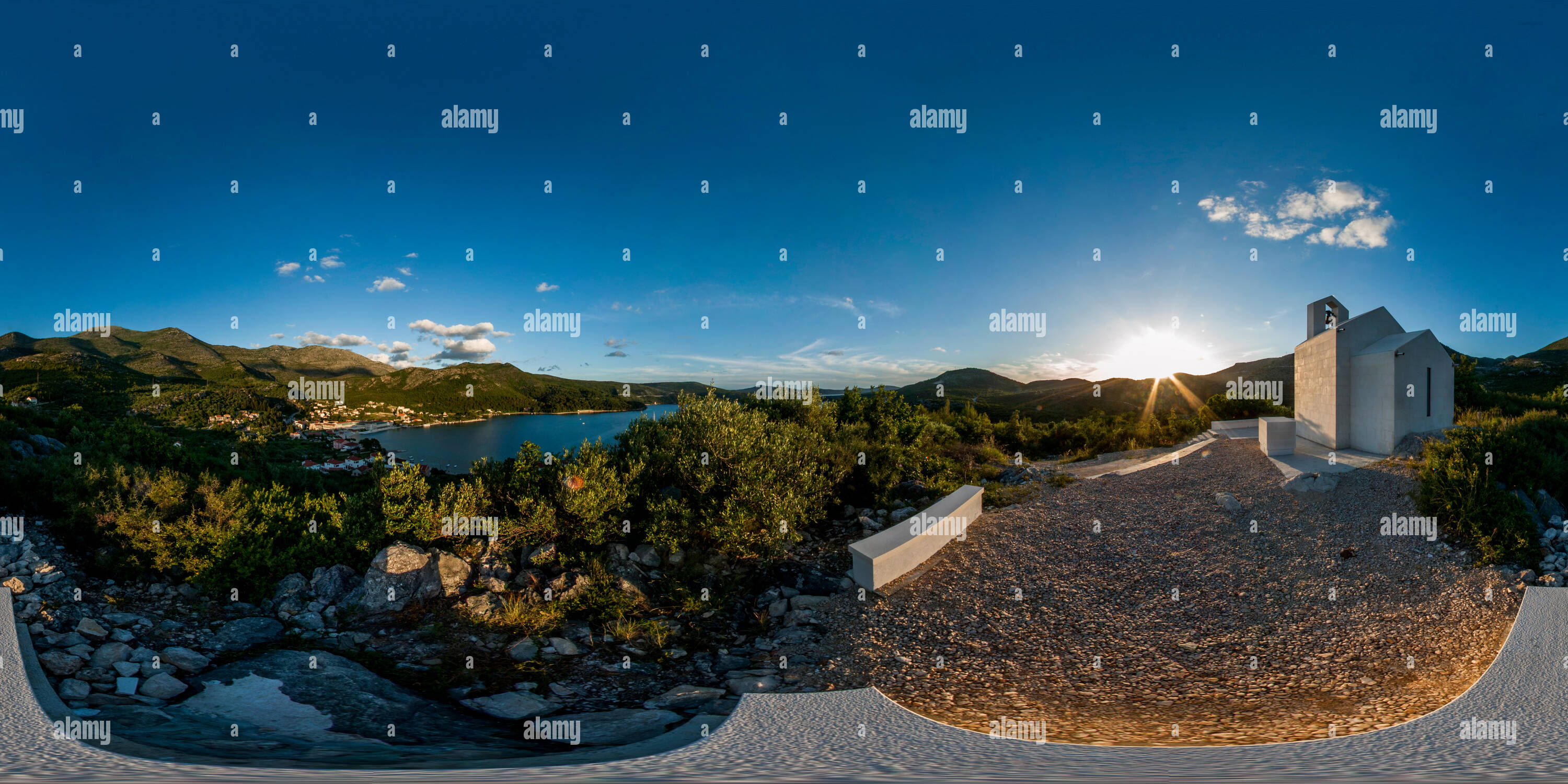 Vue panoramique à 360° de L'église st. L'Orsula en Slano (Sv. Ursula - Koceljevići, Župa sv. Vlaho - Slano, Stonski dekanat)Church st. L'Orsula en Slano (Sv. Ursula - Koceljevići, Župa sv. Vlaho - Slano, Stonski dekanat)