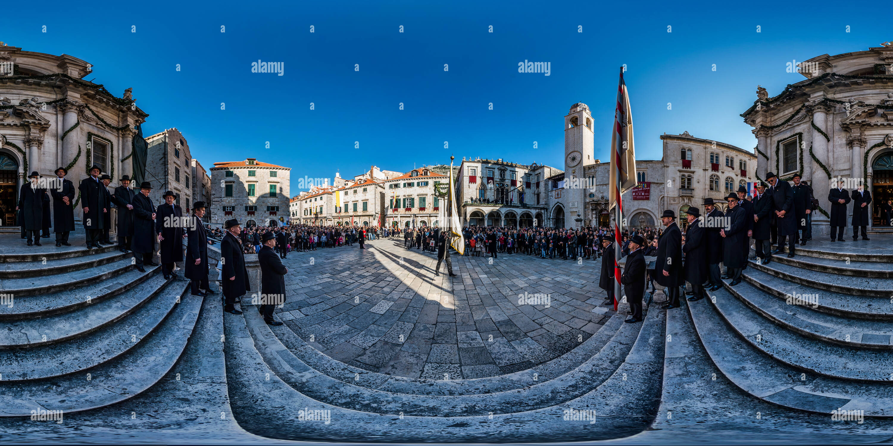 Vue panoramique à 360° de L'entrée de notre église catholique Saint Blaise sur jour de la fête de Saint Blaise