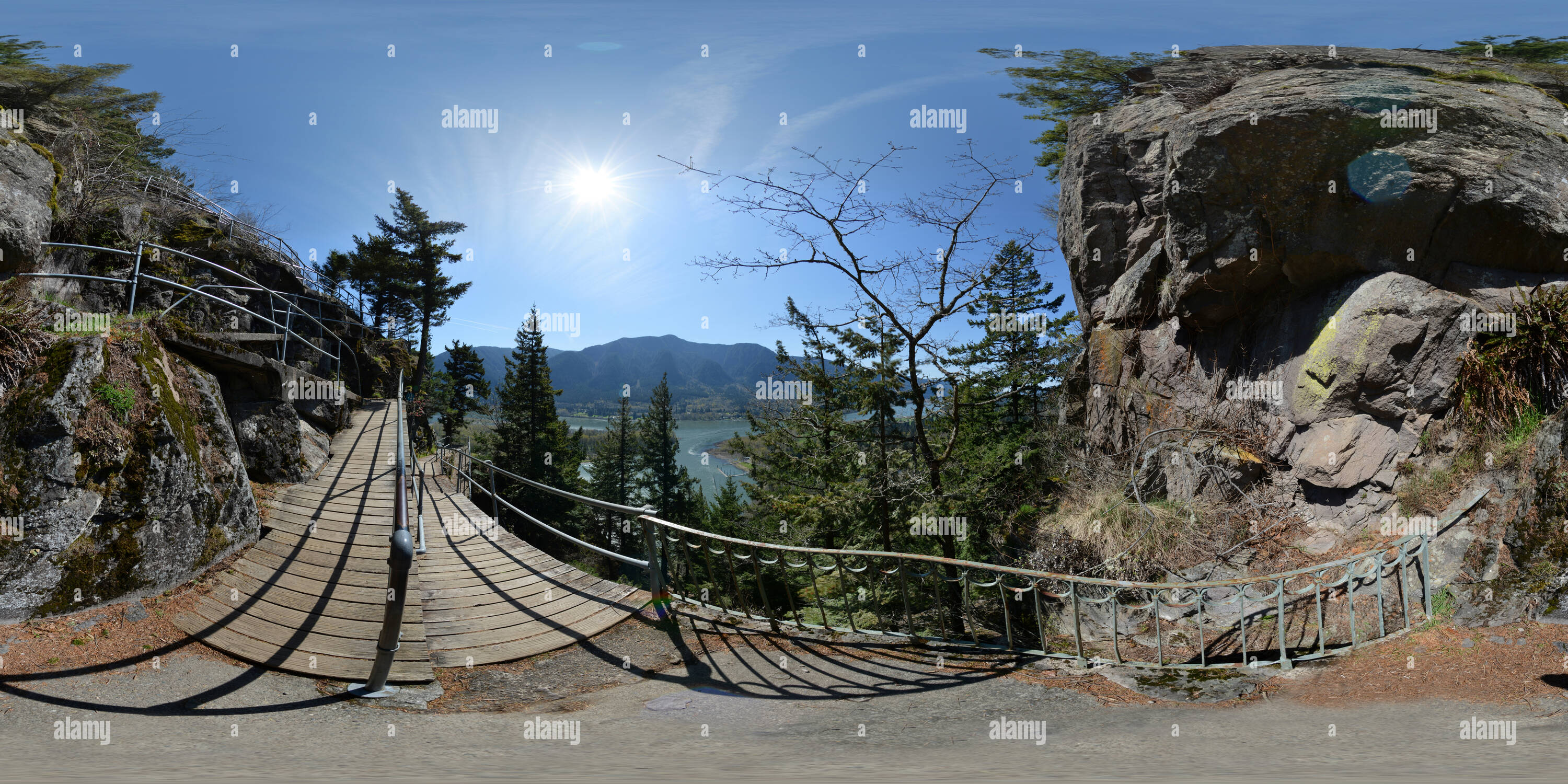 Vue panoramique à 360° de Beacon Rock Trail - Beacon Rock State Park, Washington State, USA