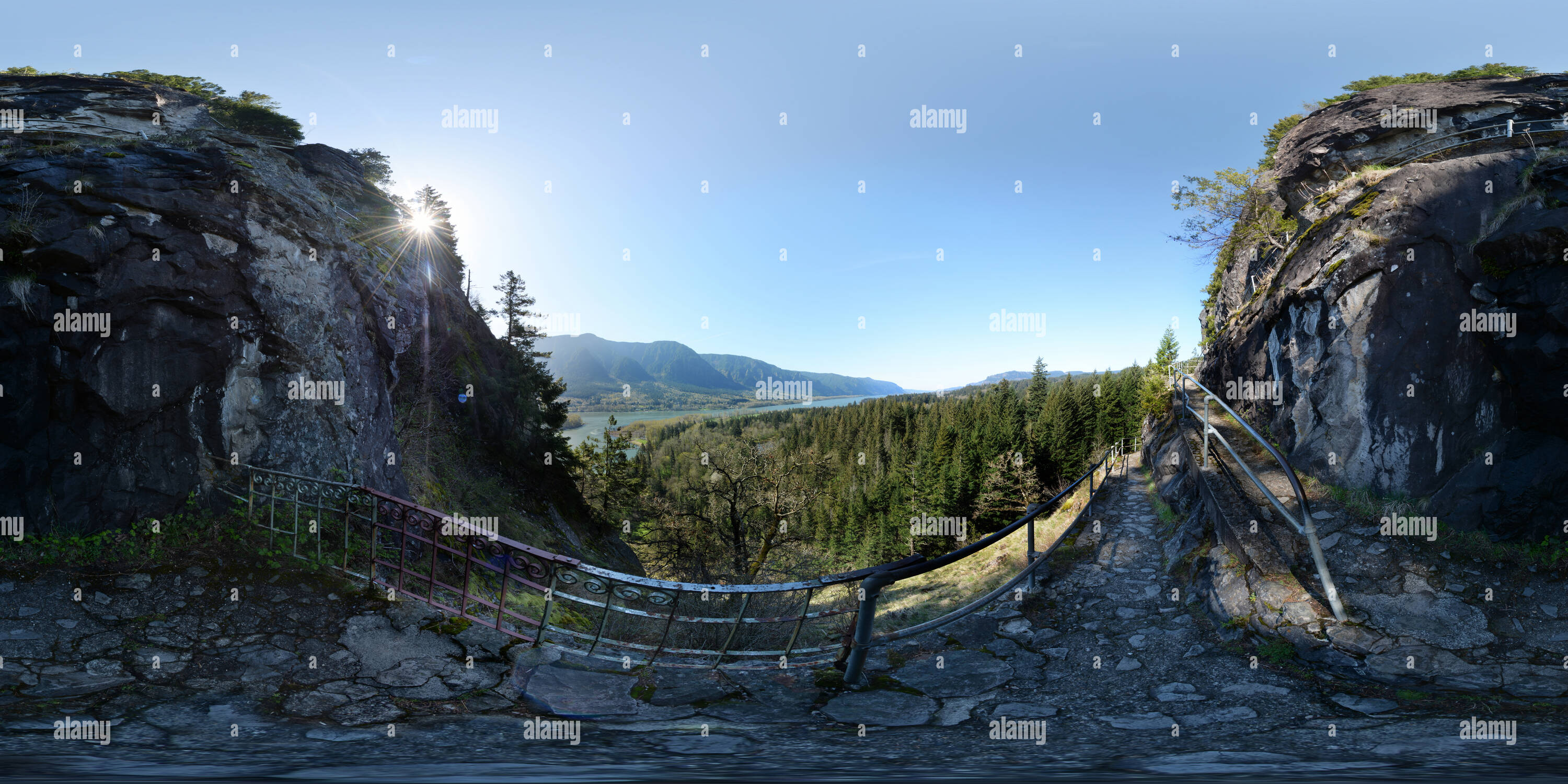 Vue panoramique à 360° de Beacon Rock Trail - Beacon Rock State Park, Washington State, USA