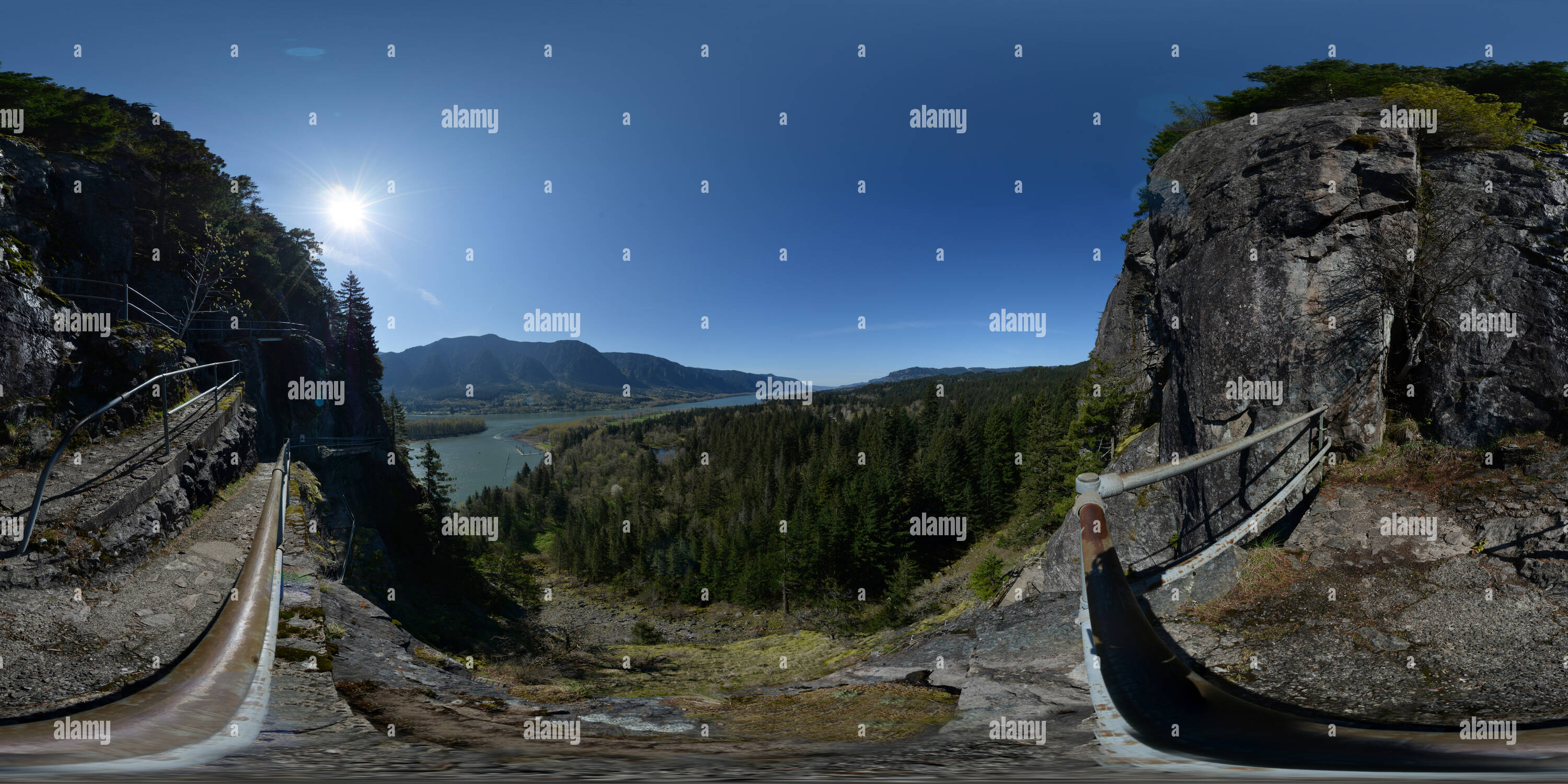 Vue panoramique à 360° de Beacon Rock Trail - Beacon Rock State Park, Washington State, USA