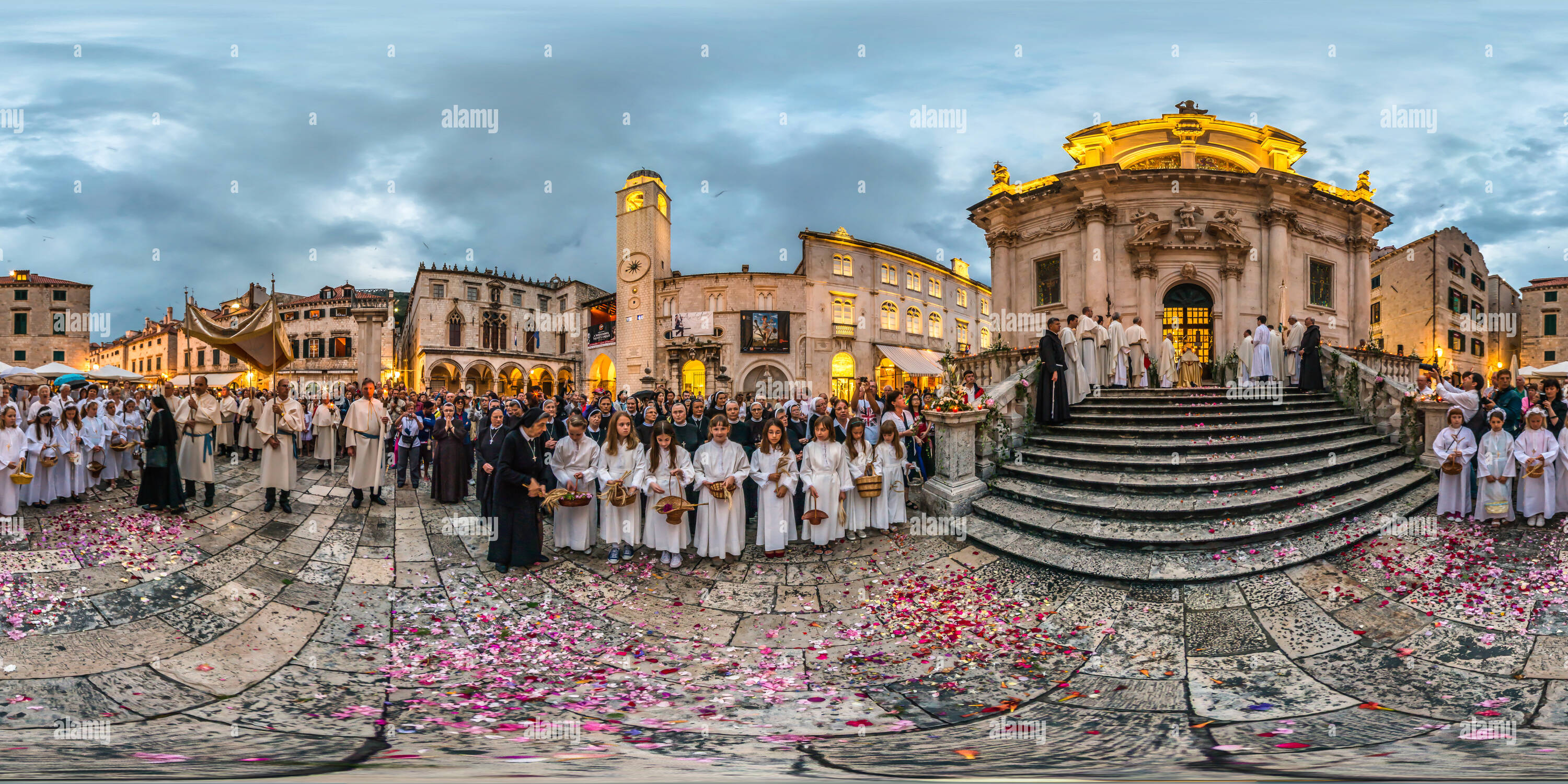 Vue panoramique à 360° de La fête du Corpus Christi 2014.